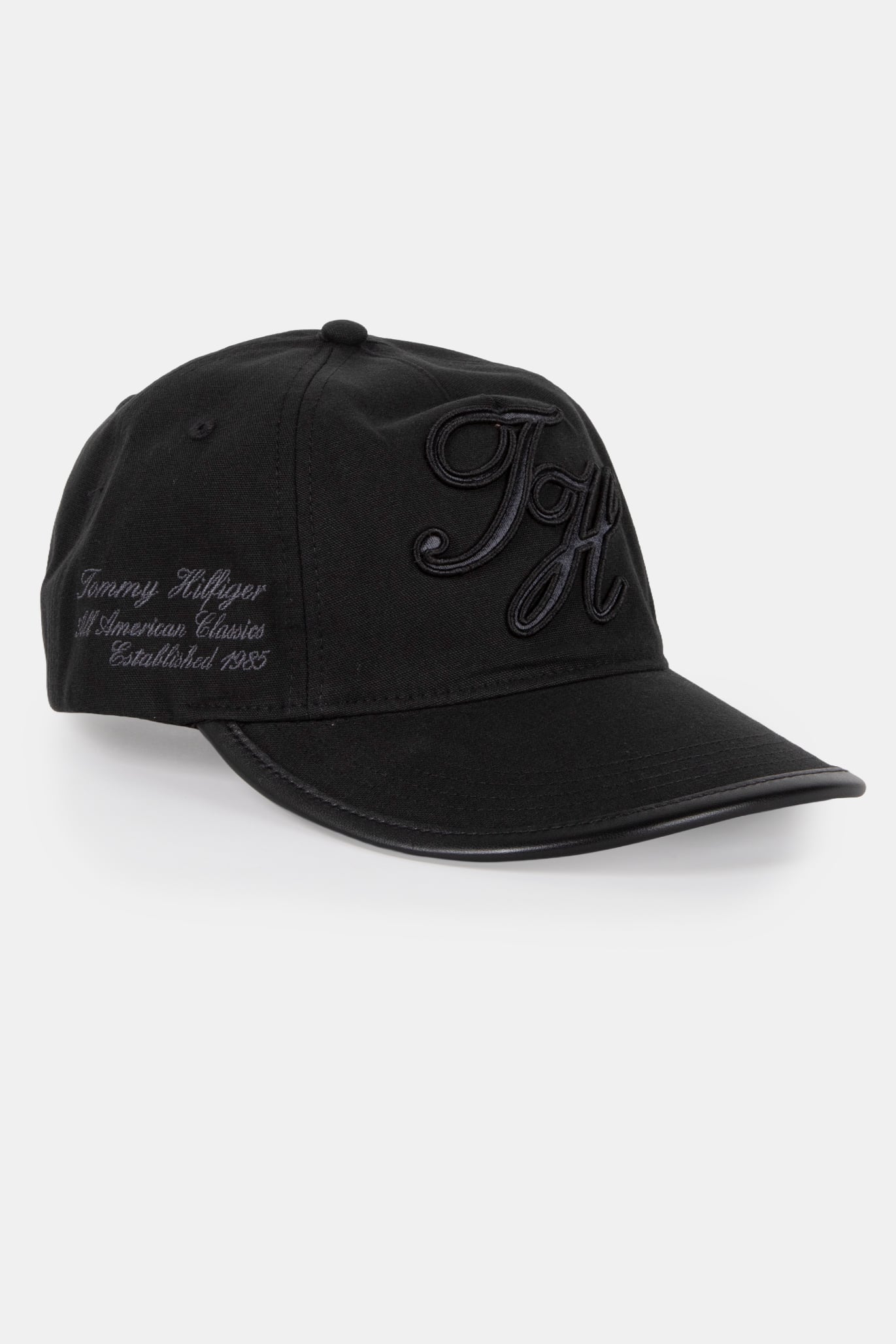 SCRIPT ELEVATED CAP BLACK 2