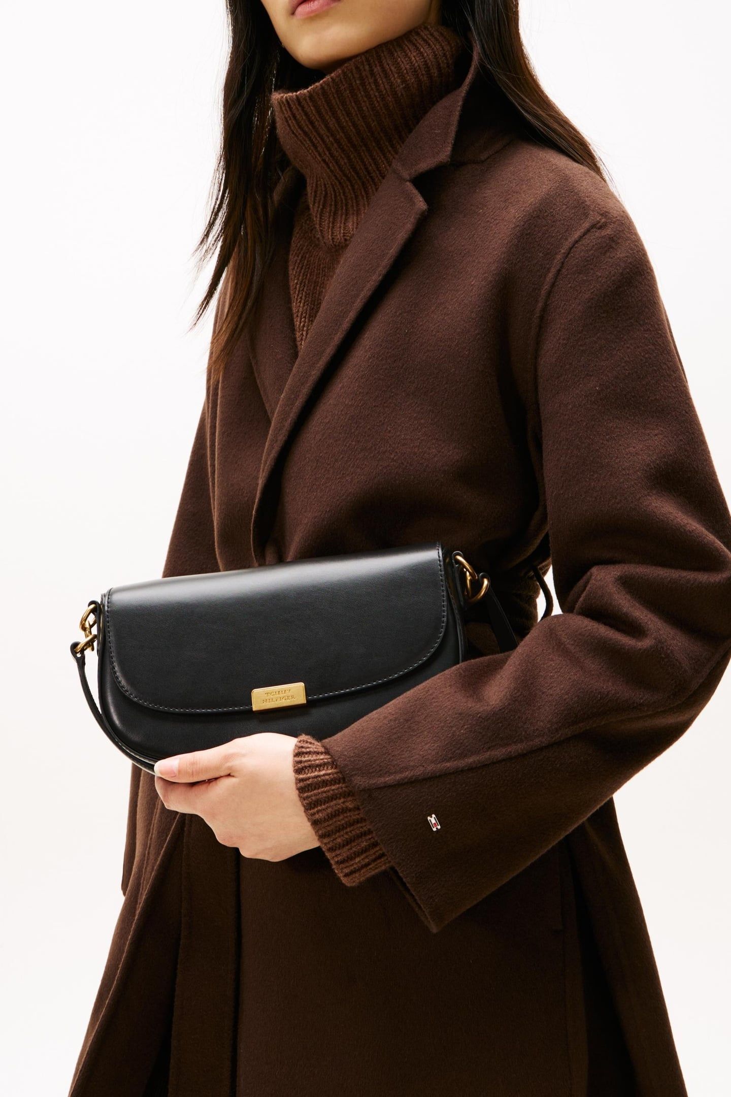 ICONIC LEATHER CROSSBODY BAG BLACK 3