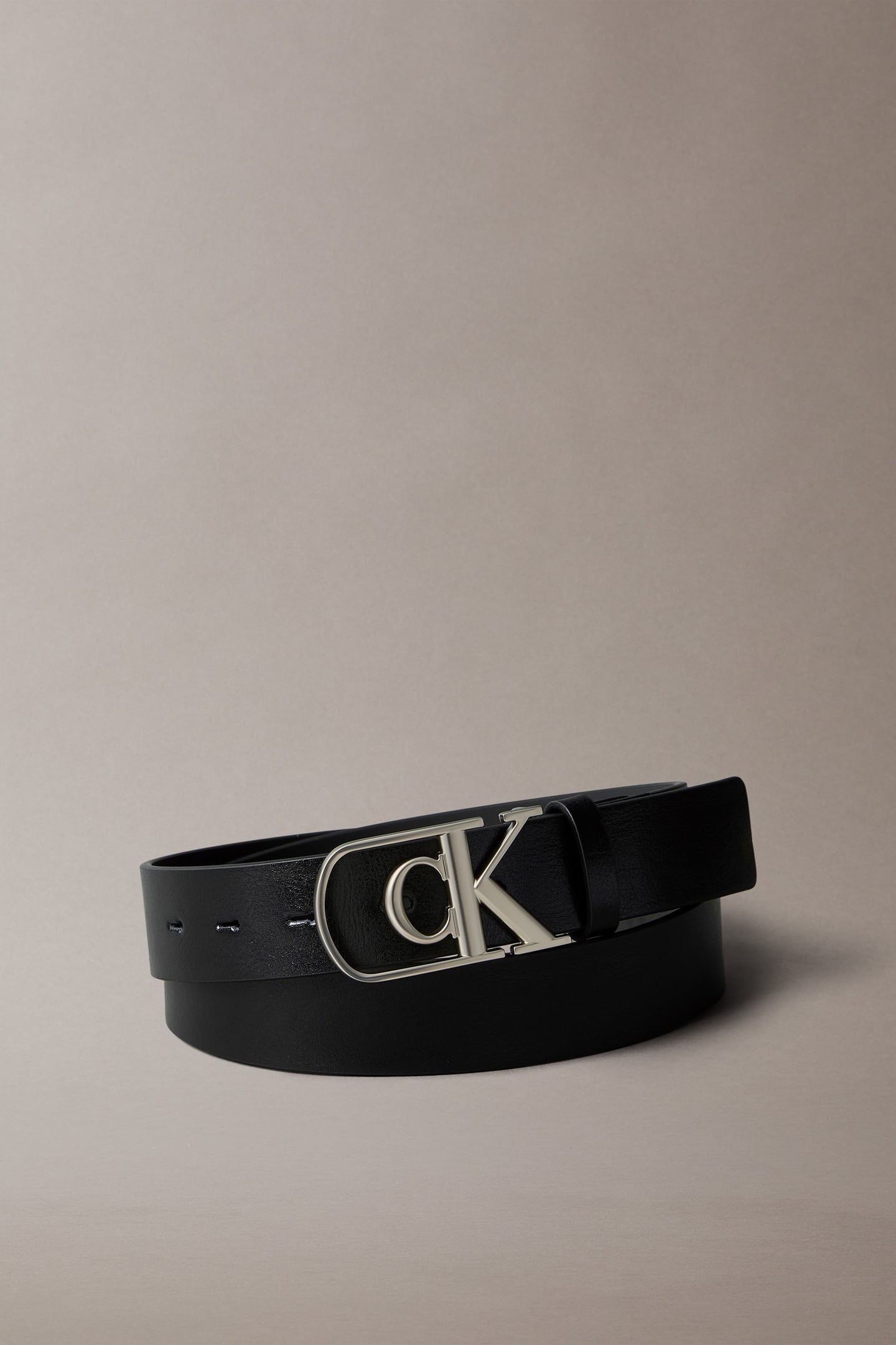 CURVE MONOGRAM BUCKLE BELT BLACK 4