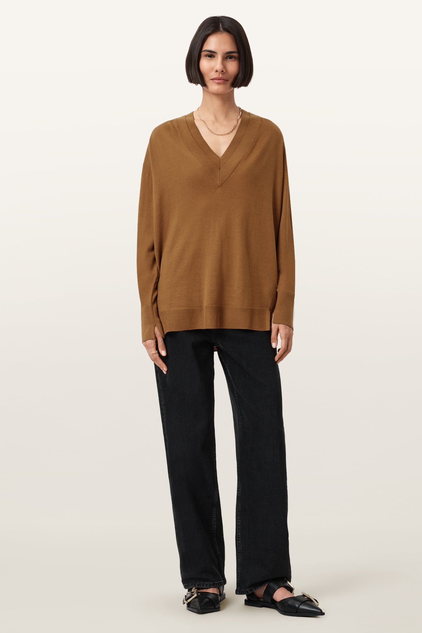 BERN PANEL V NECK BLACK 2