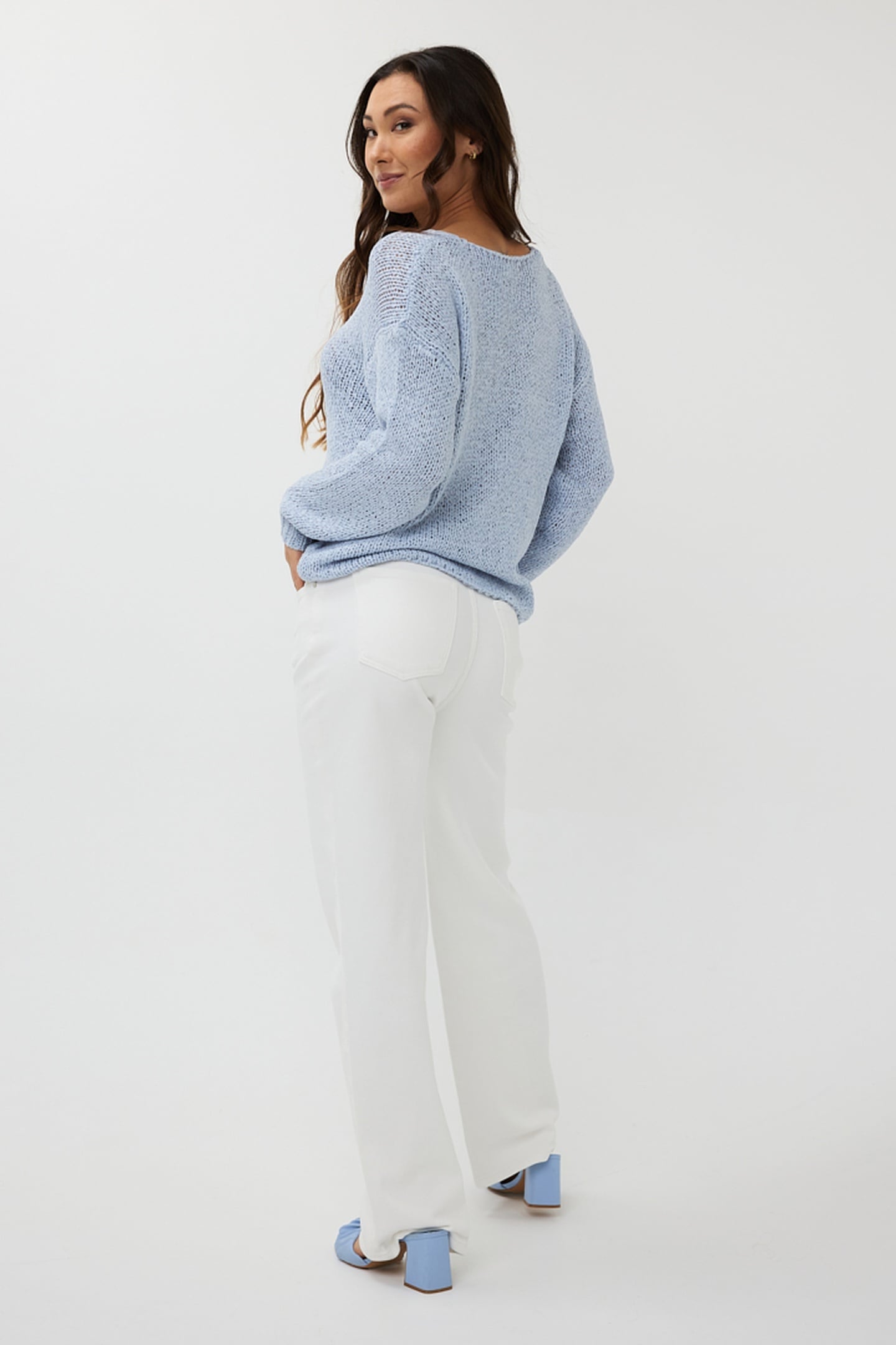 SWEATER V-NECK TAPE YARN SKY BLUE 4