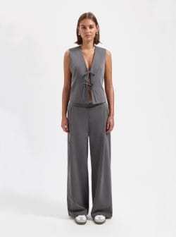 NOUS SOMMES LABELS – GINNY TIE GILET GREY 1