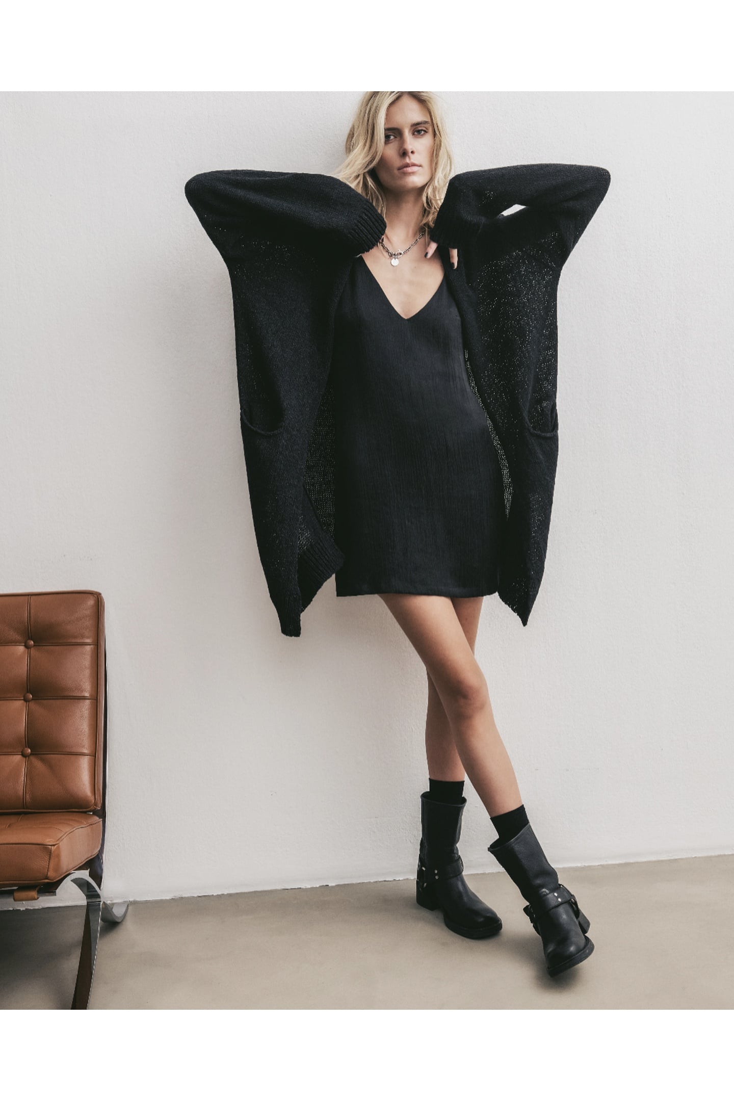 THE BLACK THIN LONG KNITTED CARDIGAN 1