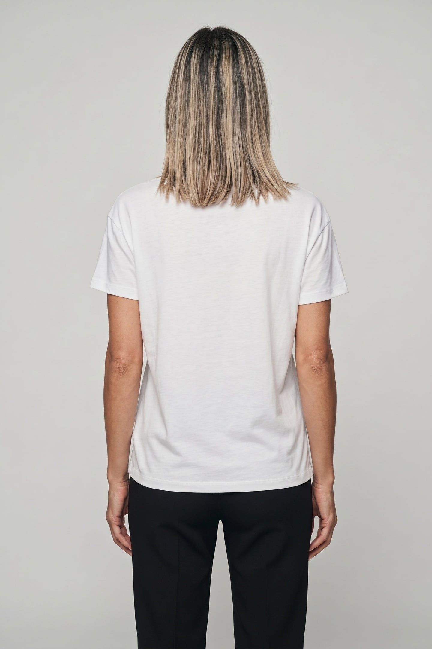 ORCHID V-NECK T-SHIRT WHITE 2
