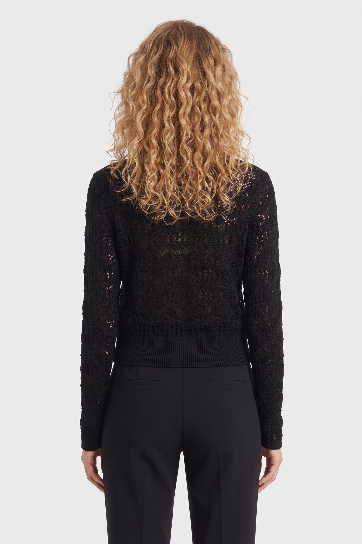 LEYLAE PULLOVER BLACK 4