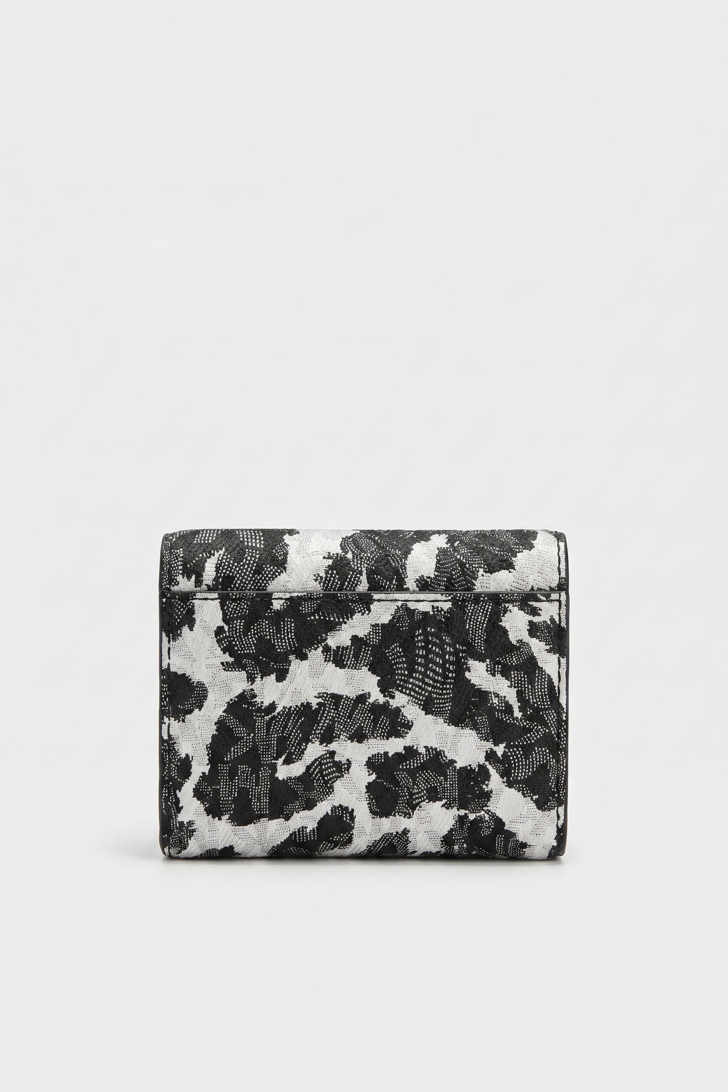 EXTRA-SMALL TRIFOLD BLACK 3