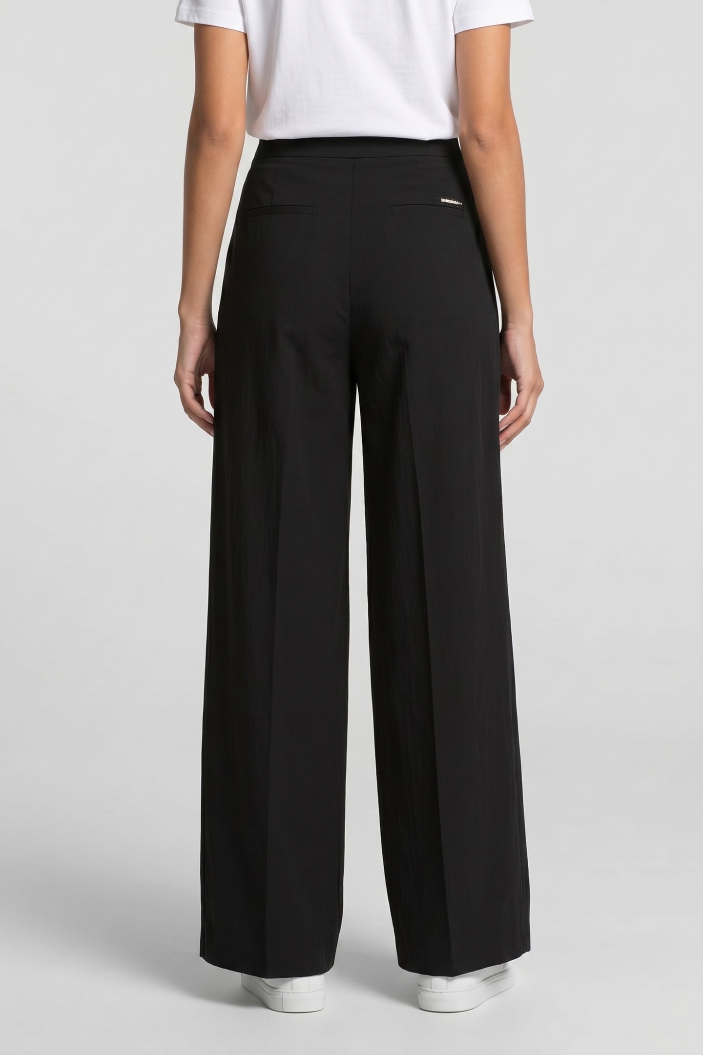 LIGHTWEIGHT EVERYDAY PANTS BLACK 2