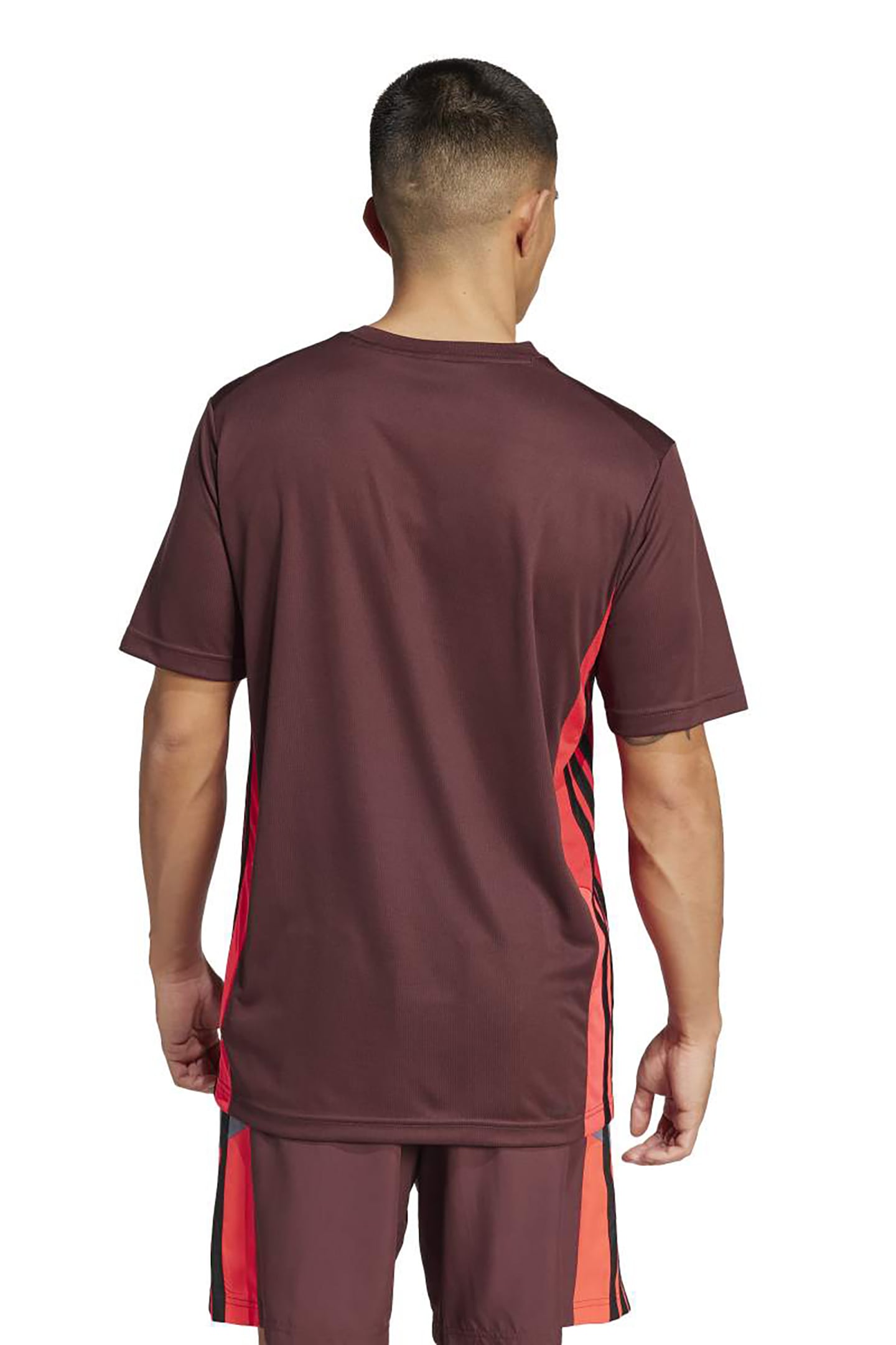 UNISEX PERFORMANCE TRAIN ESSENTIALS SEASONAL COLORBLOCK T-SH 2