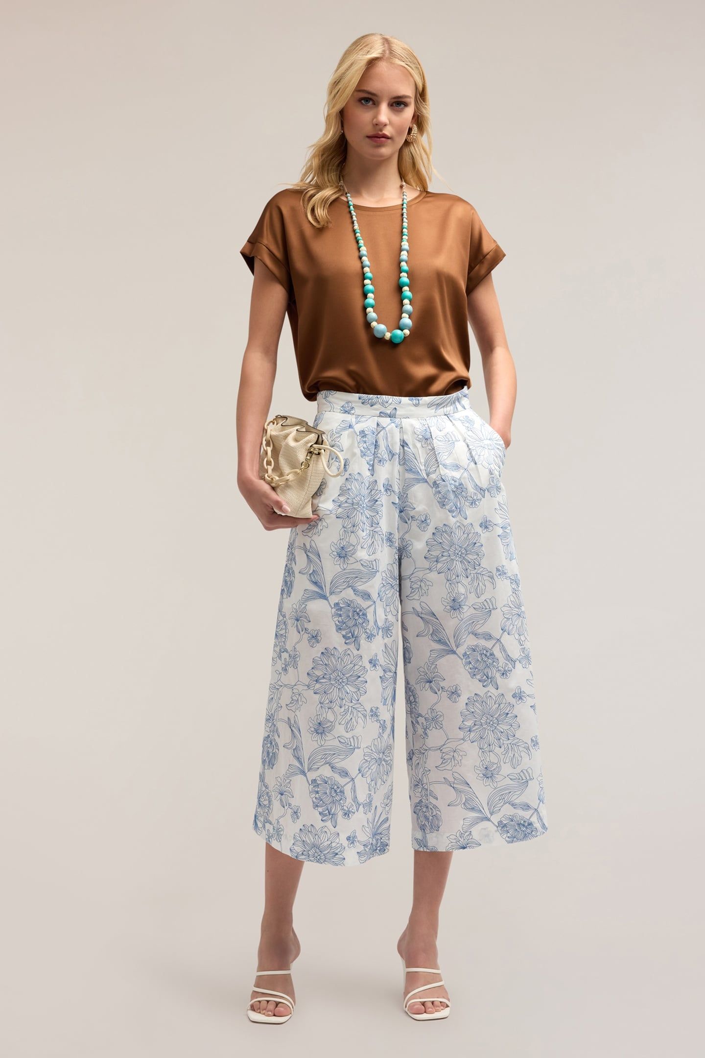 CROPPED COTTON TROUSERS WITH FLORAL EMBROIDERY LIGHT BLUE 3