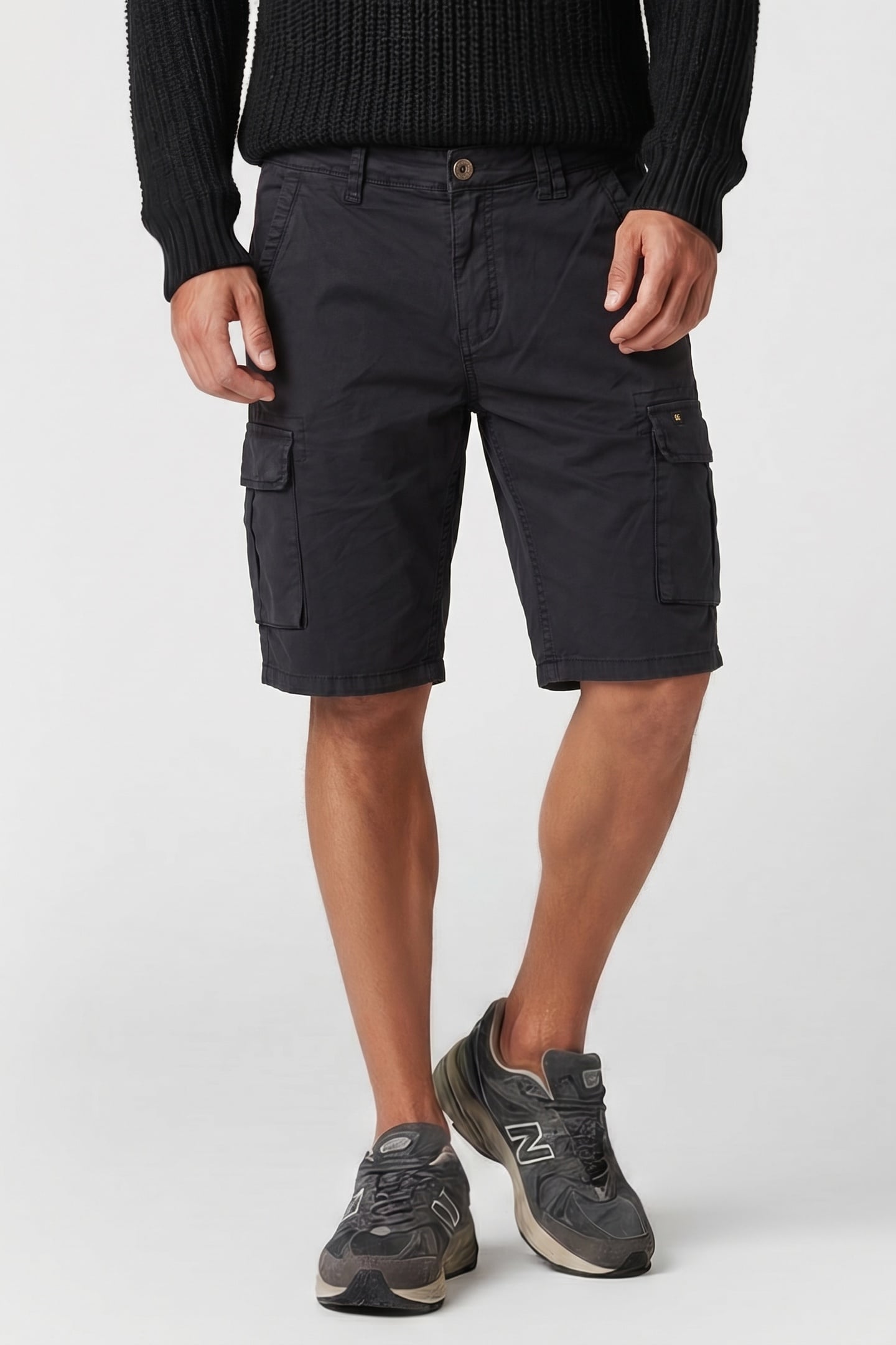 SHORT CARGO GARMENT DYED + STONE WASHED STRETCH BLACK 1