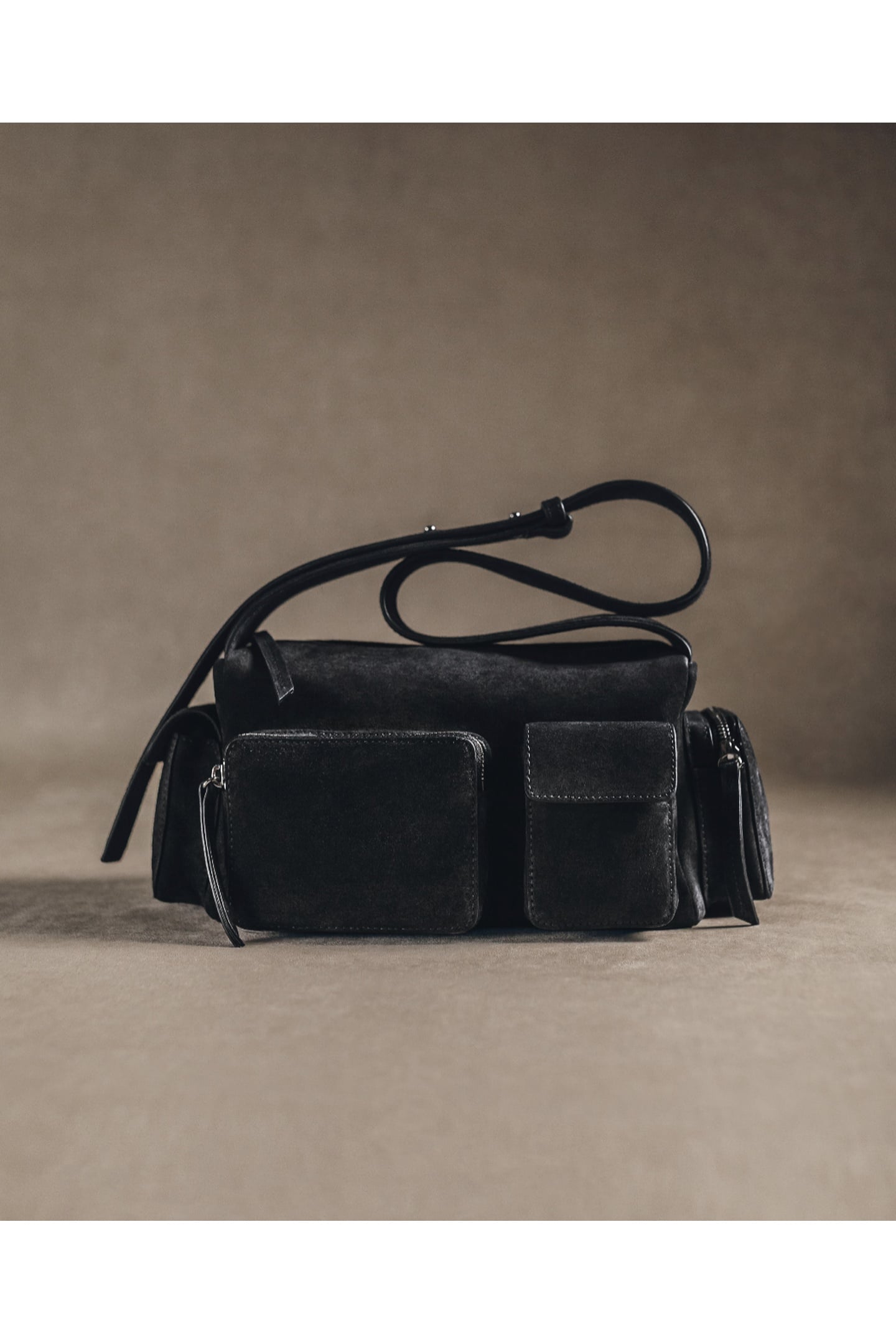 THE DARK SUEDE MINOU BAG 3