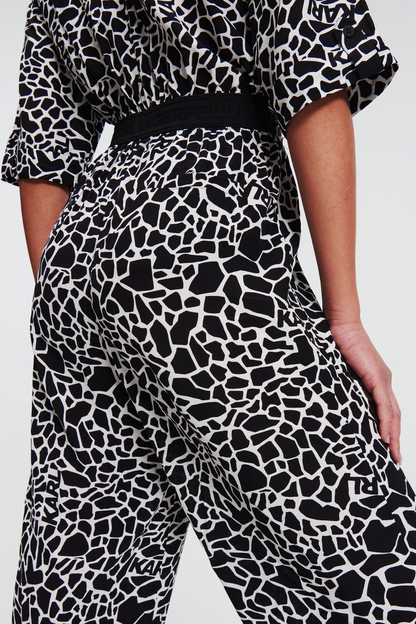 PRINTED JUMPSUIT GIRAFFE BLACK/WHITE 4