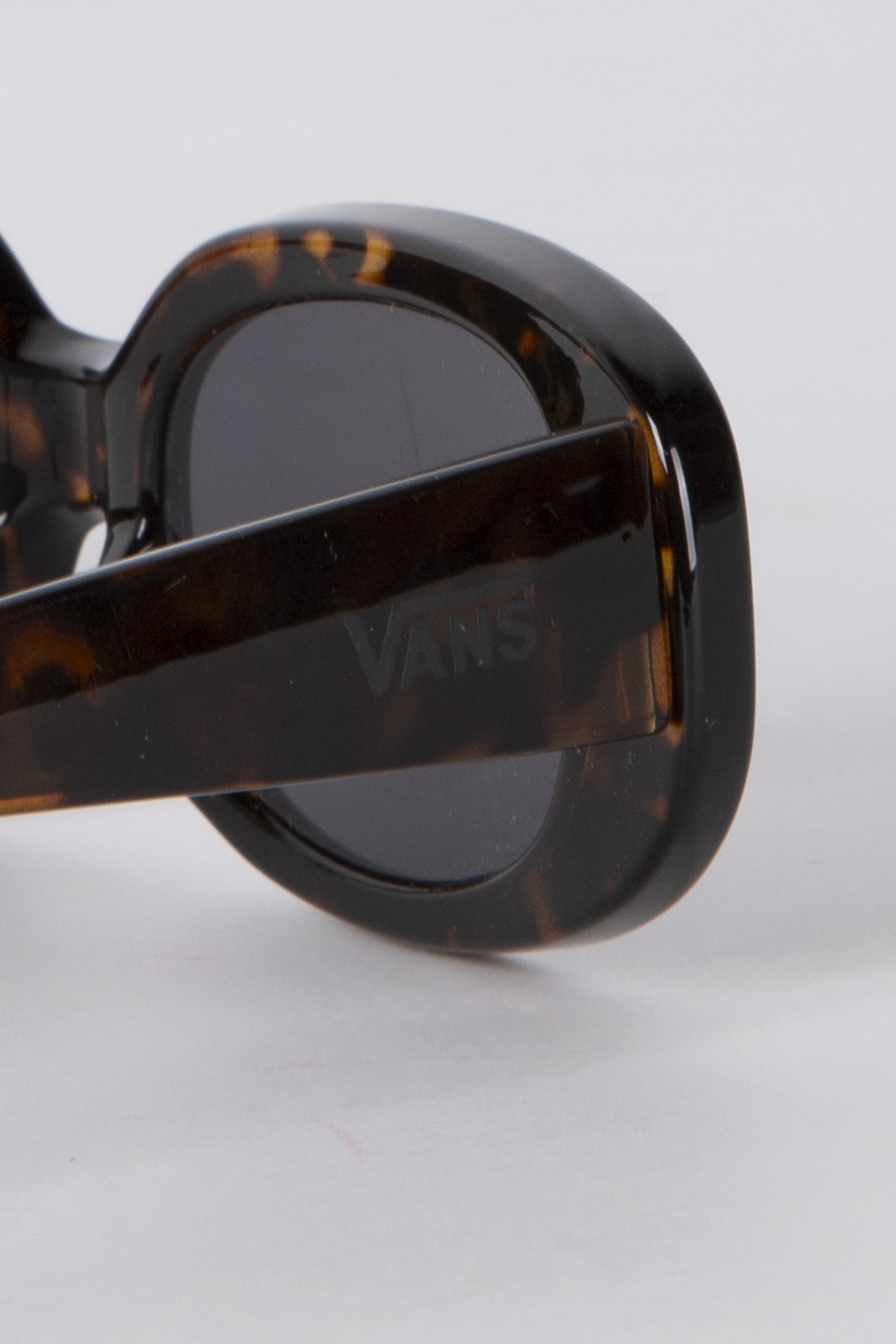 SHOWSTOPPER SUNGLASSES TORTOISE 4