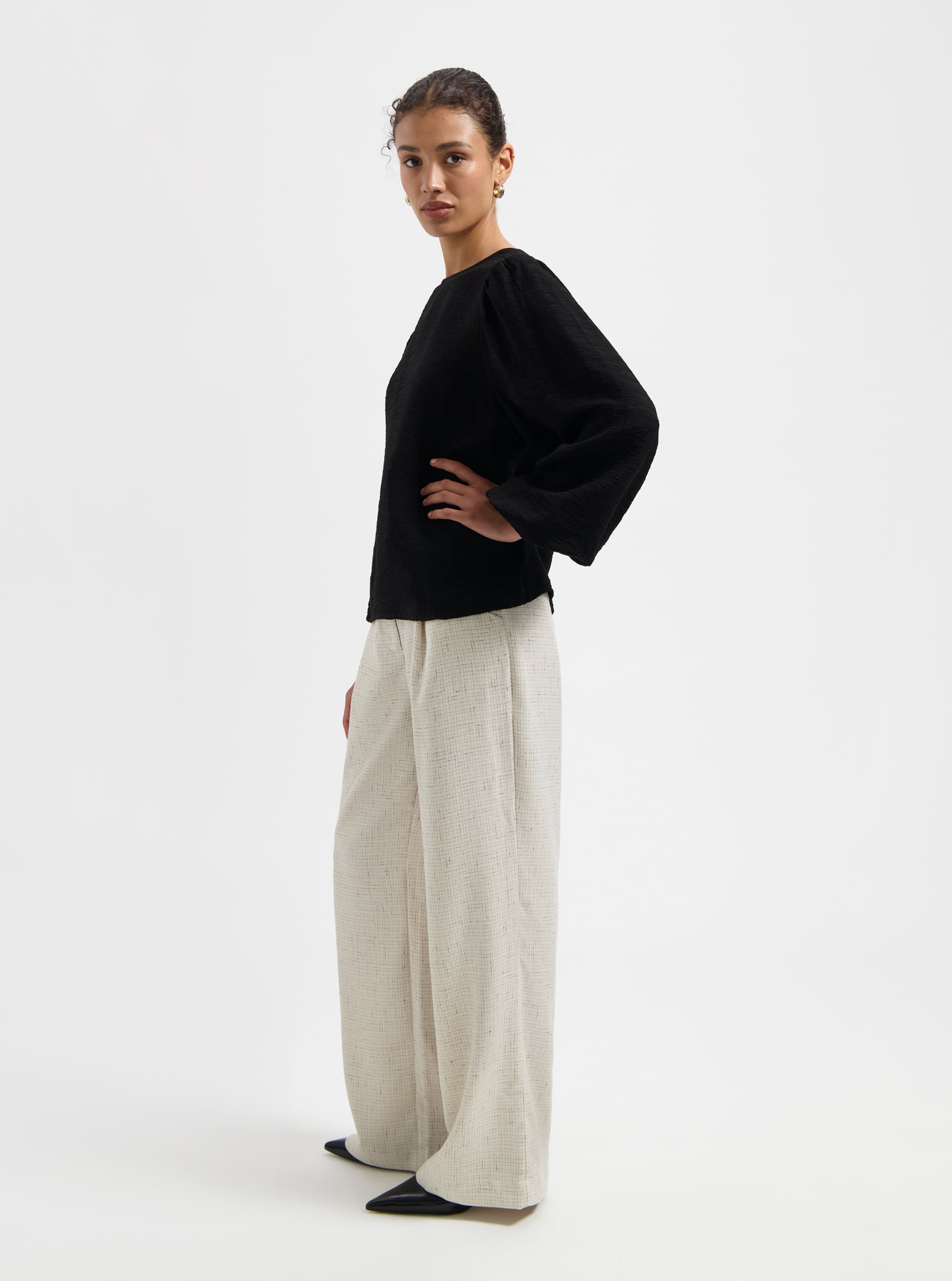 NOUS SOMMES LABELS – LYDIE BLOUSE BLACK 2