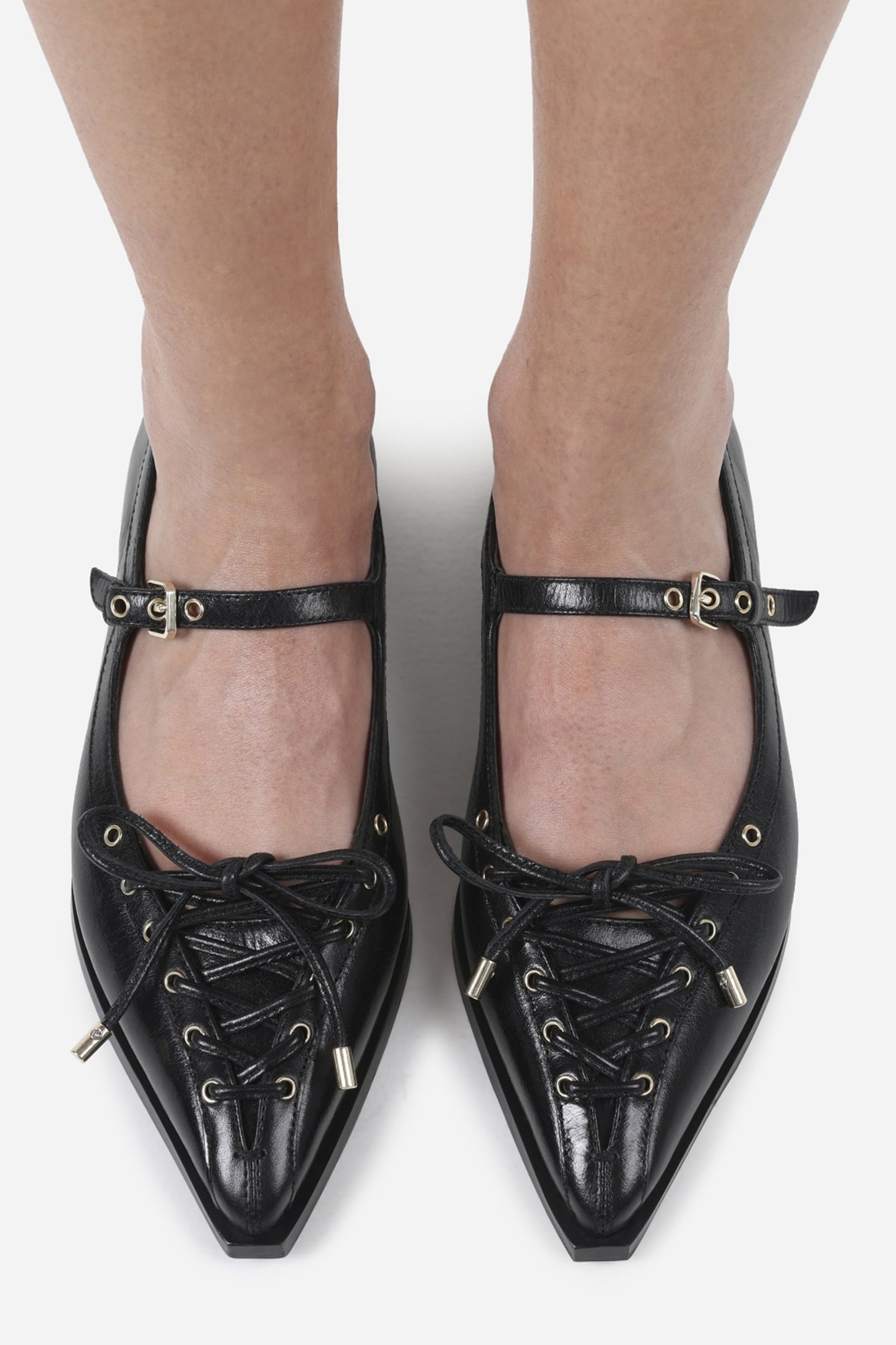 LAUR-YNN LOW SHOE BLACK 5