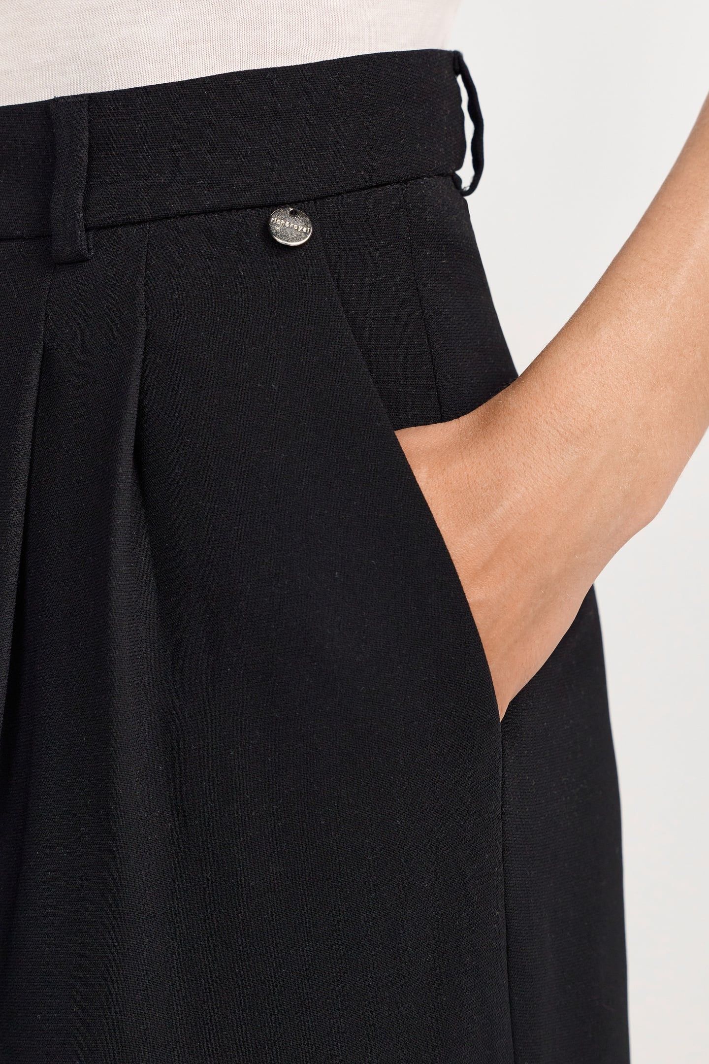 WIDE LEG PLEATED PANTS BLACK 4