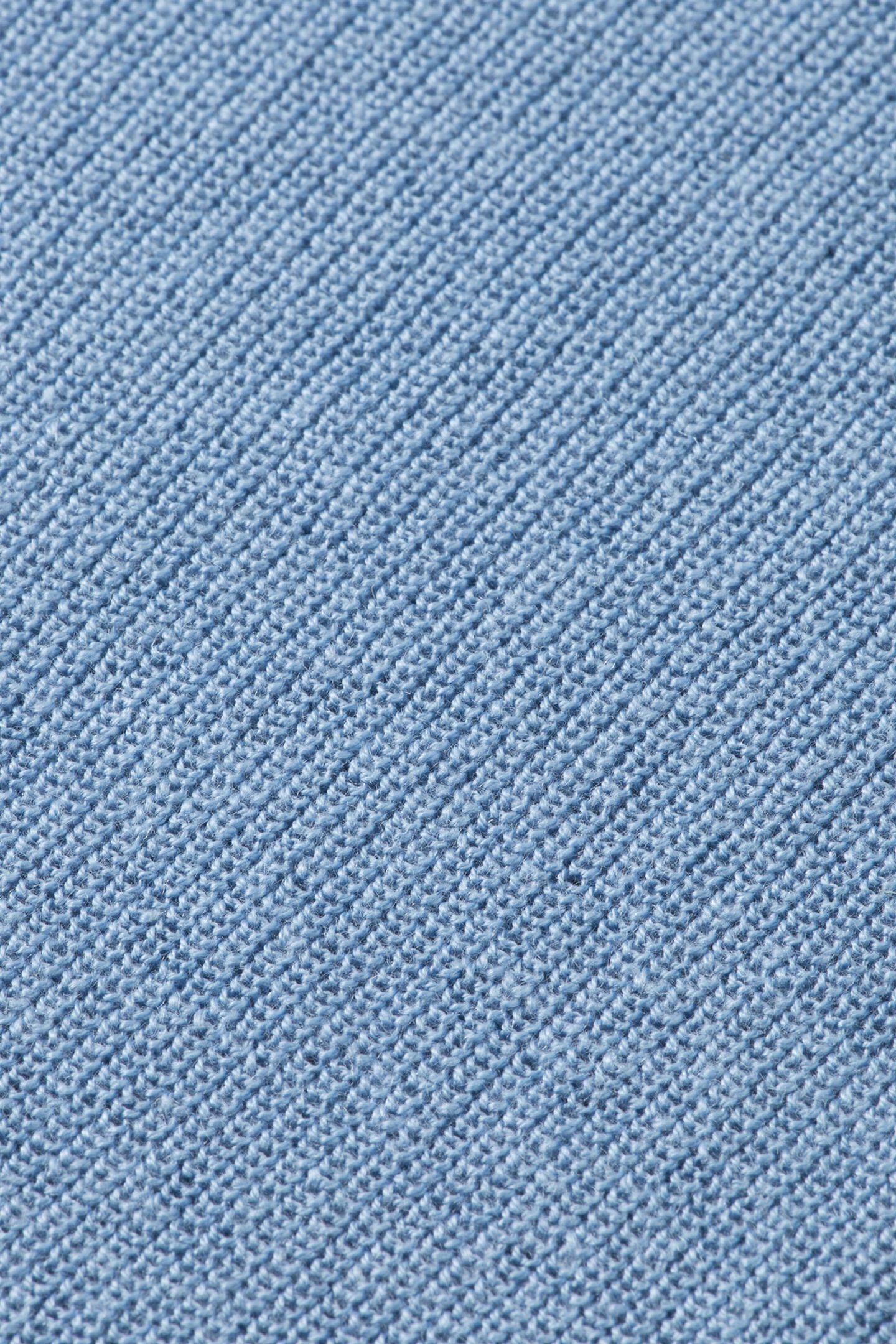 REGULAR-FIT COTTON LINEN V-NECK FADED DENIM 3
