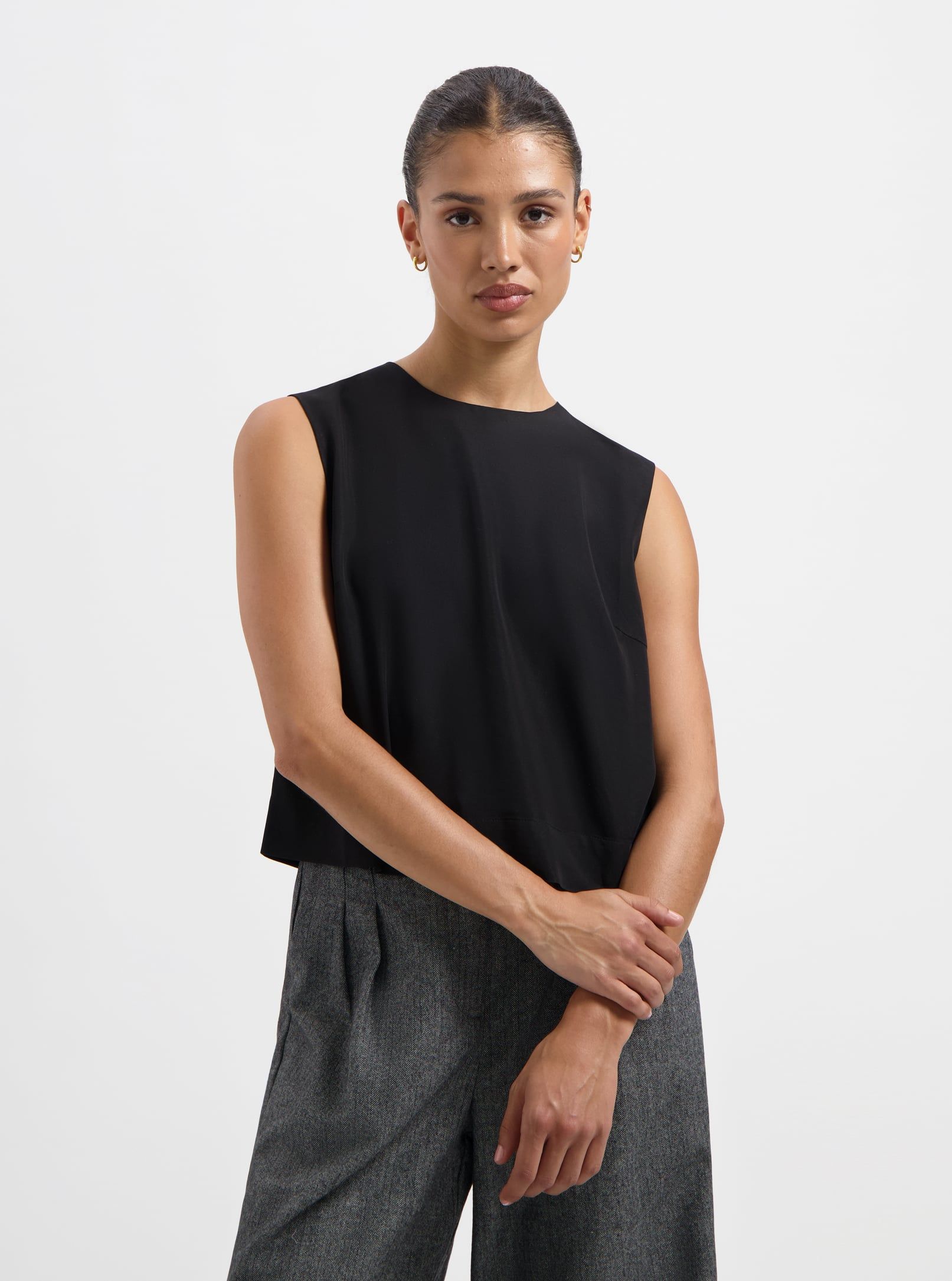 NOUS SOMMES LABELS – MIRA SL TENCEL TOP BLACK 2