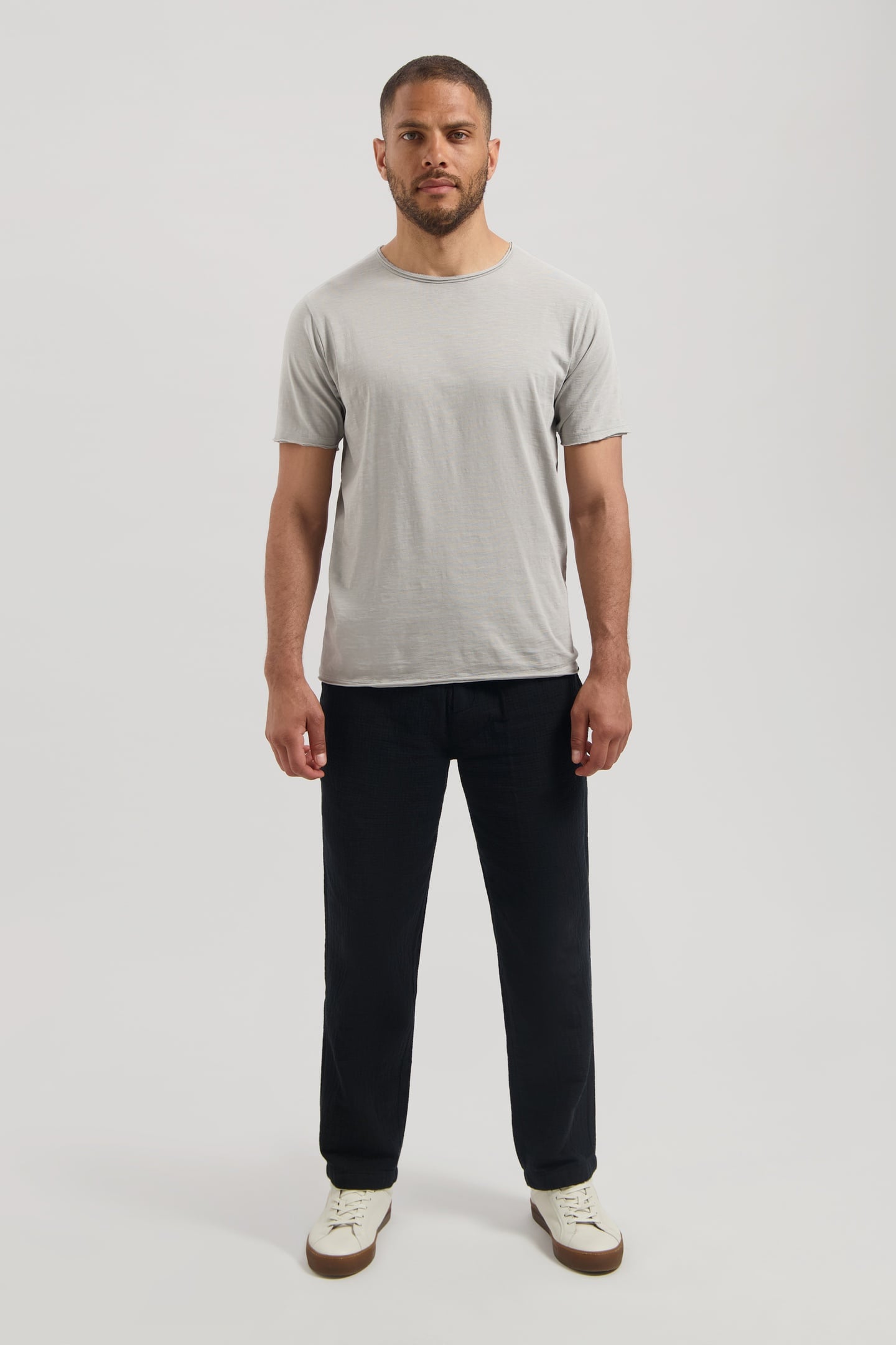 DS_MC QUEEN TEE GHOST GREY 2
