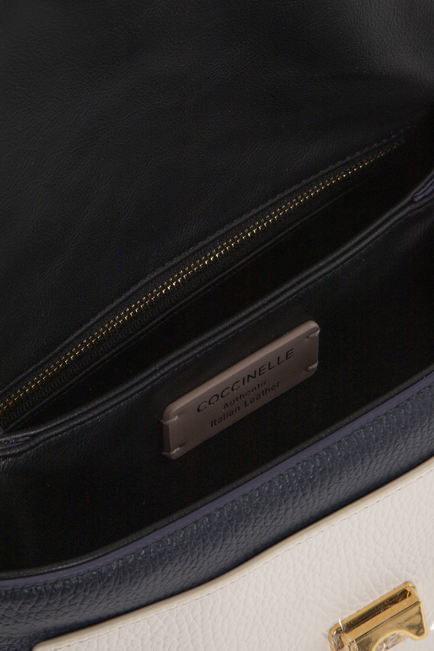 COCCINELLEDORIAN BICOLOR MIDNIGHT BLACK/BLANCO 4