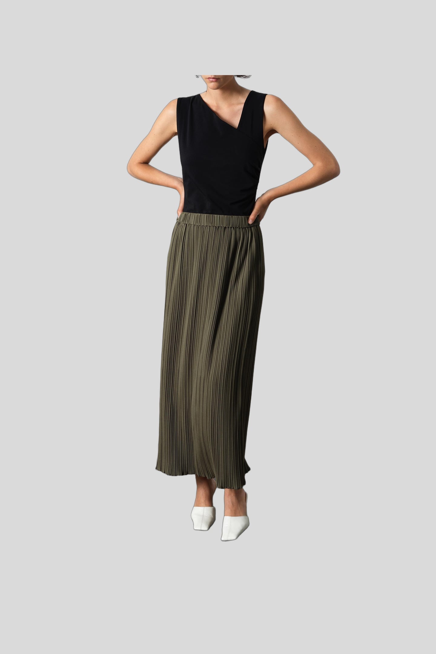NIRI PLISSE COLUMNED MIDI SKIR KHAKI GREEN 2
