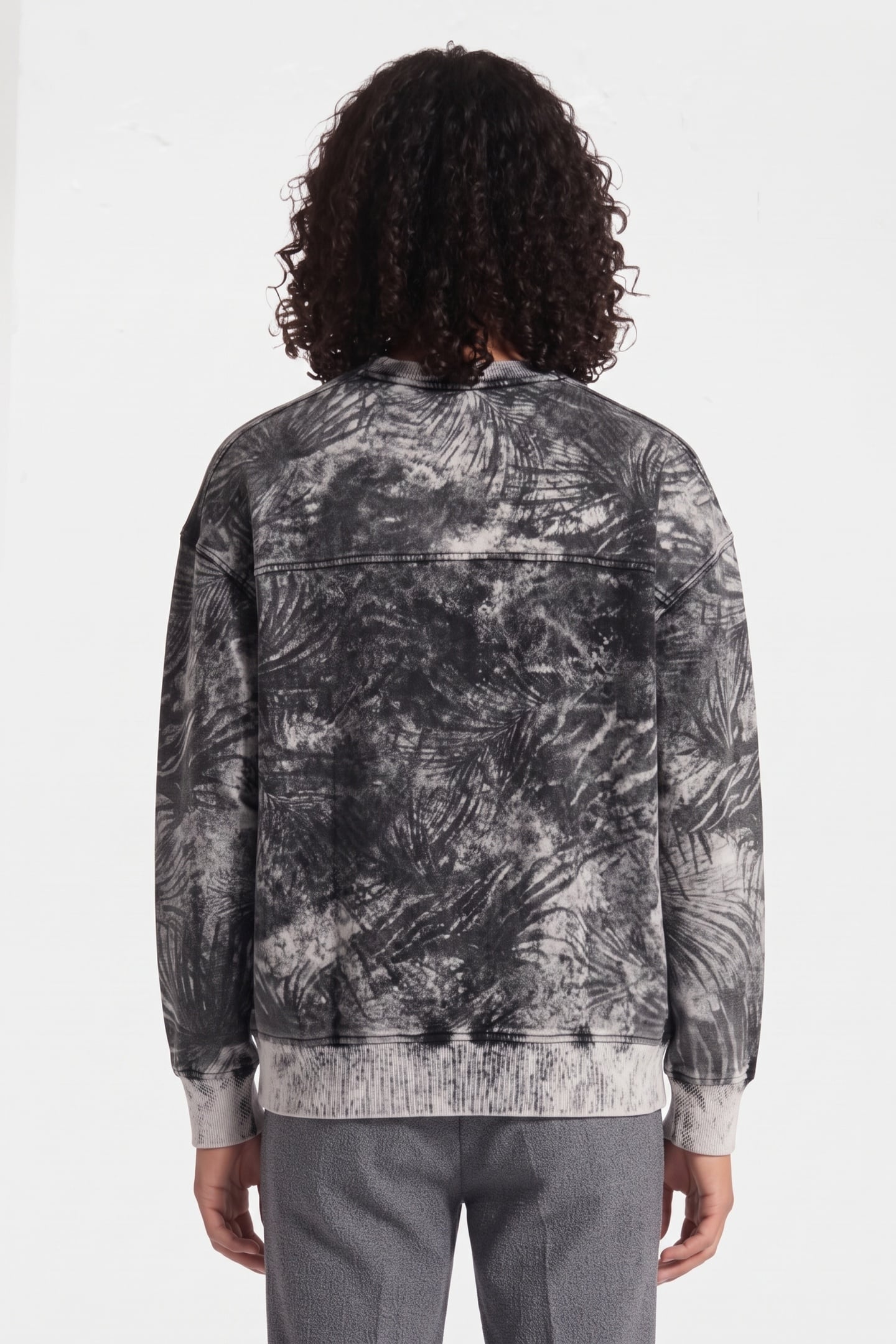 TIMMI SWEAT BLACK HOLOGRAPHIC 2