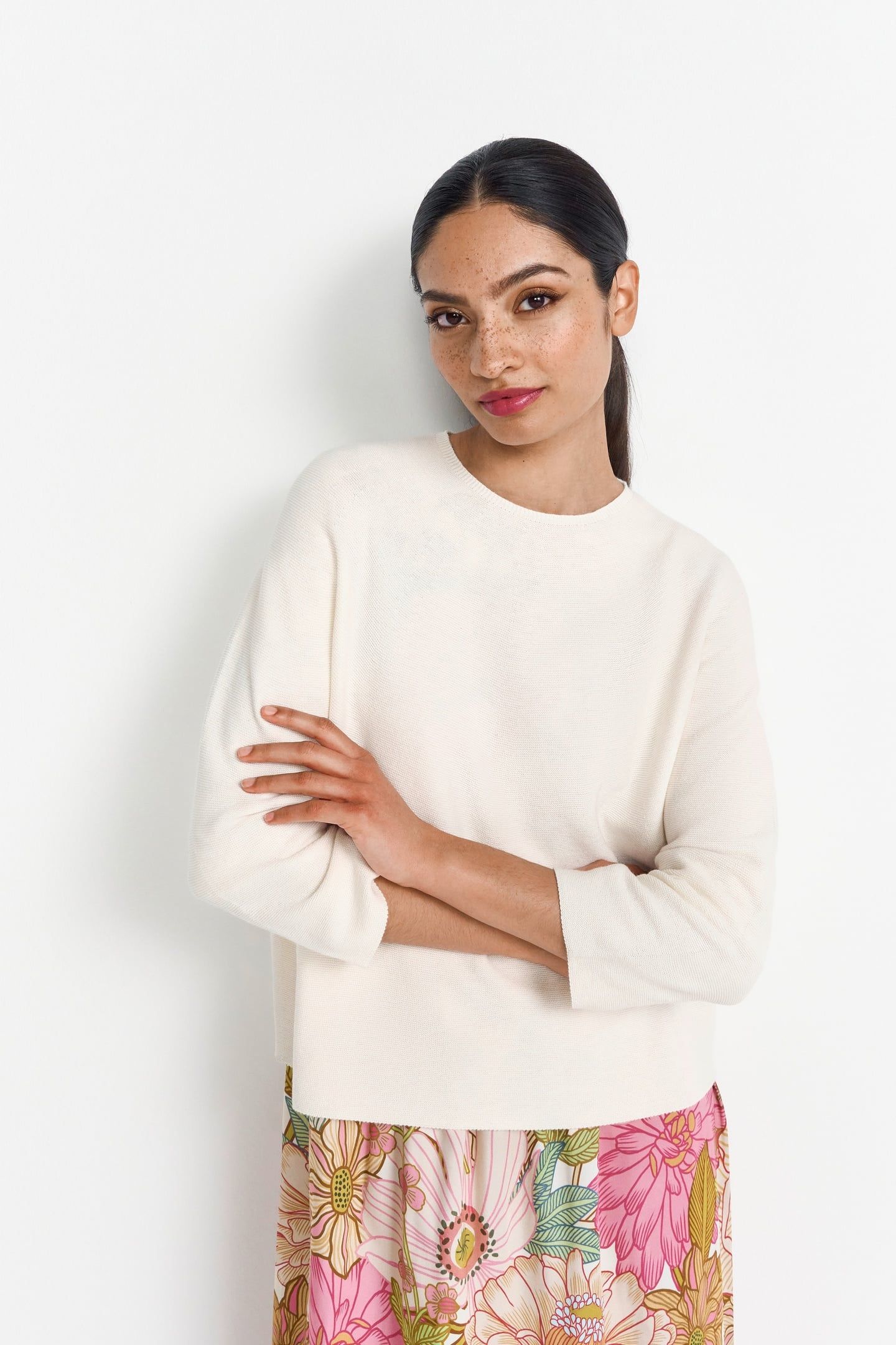 CREW-NECK SEAMLESS PEARL WHITE 2