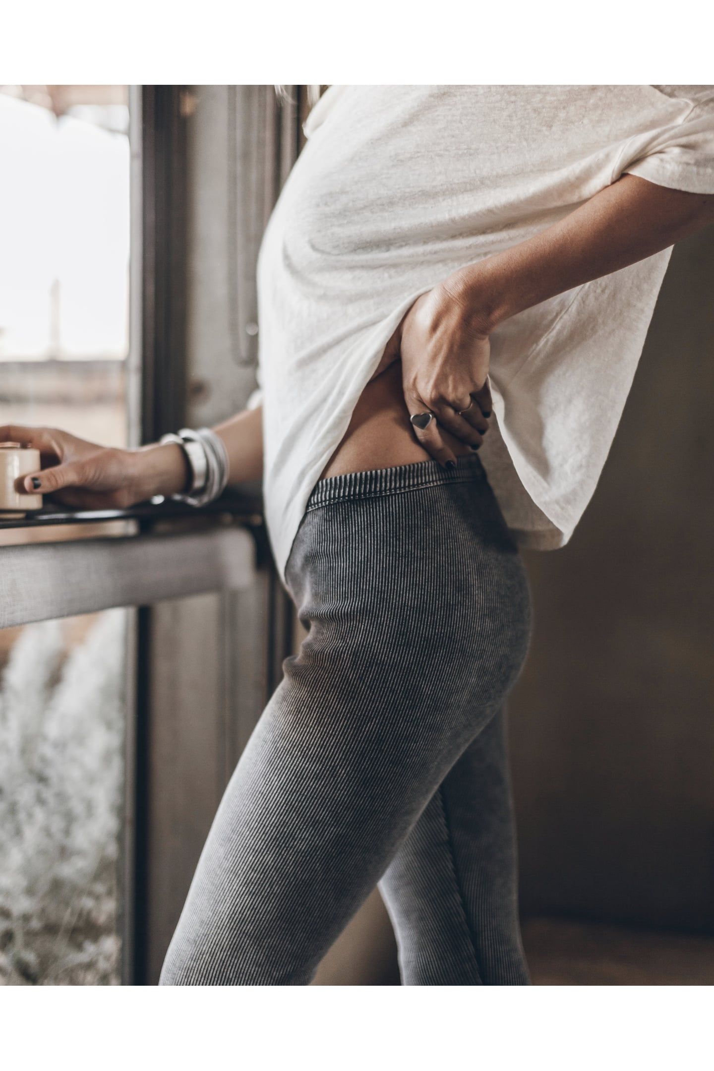 THE DARK RIBBED LEGGINGS 3