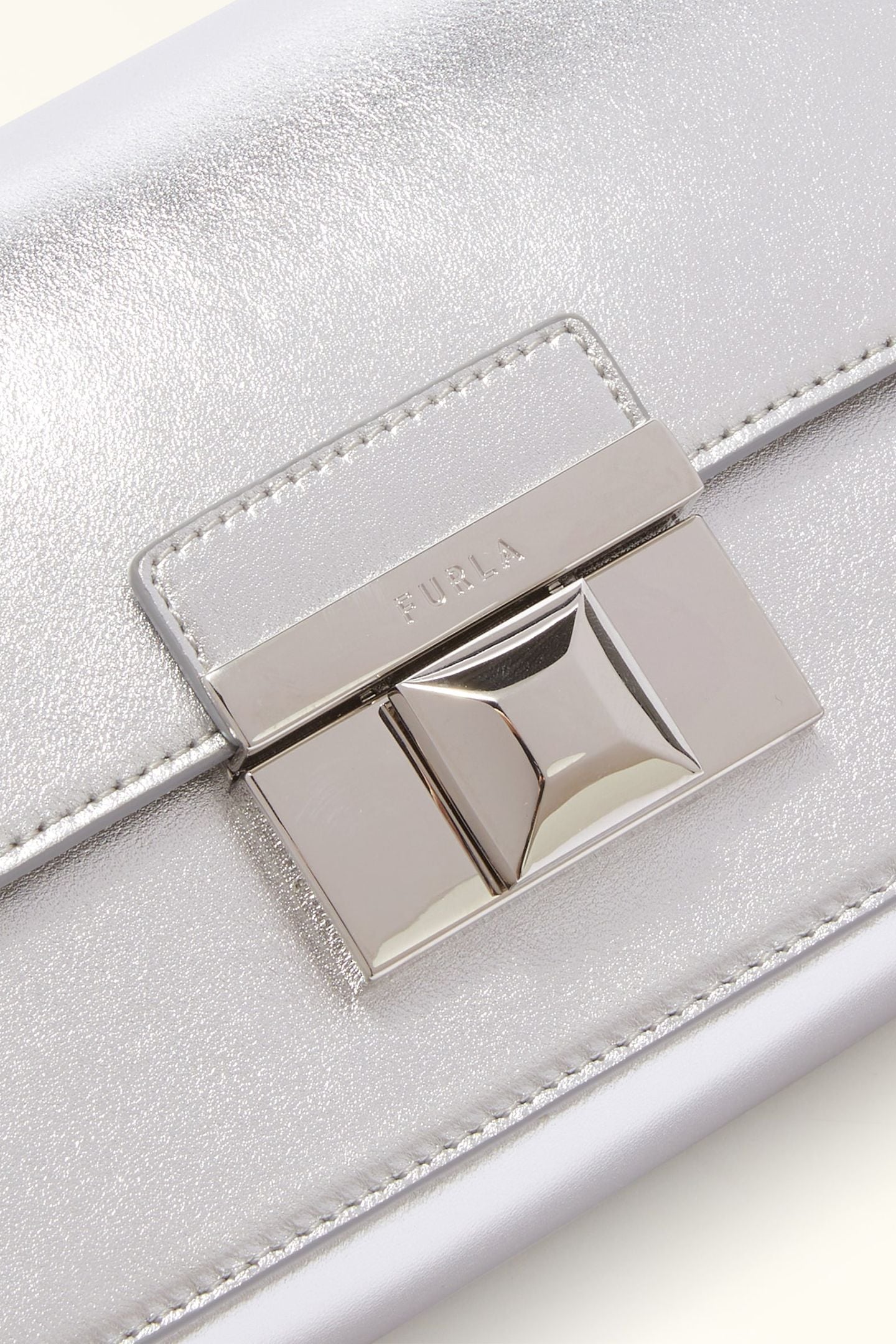 VENERE SMALL CROSSBODY COLOR SILVER 4