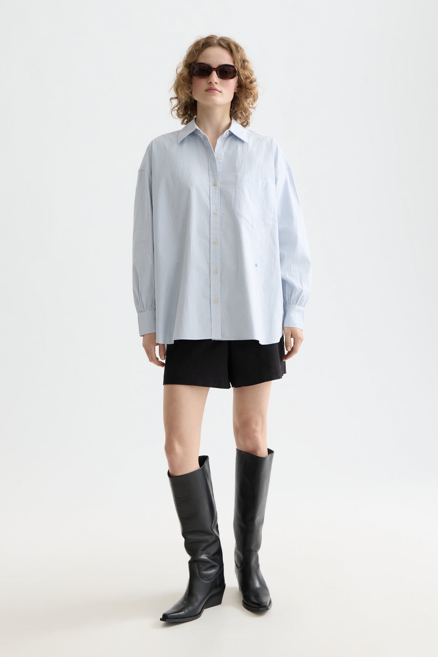 GIRLFRIEND OXFORD STRIPES SHIRT WHITE AND BLUE STRIPE 2