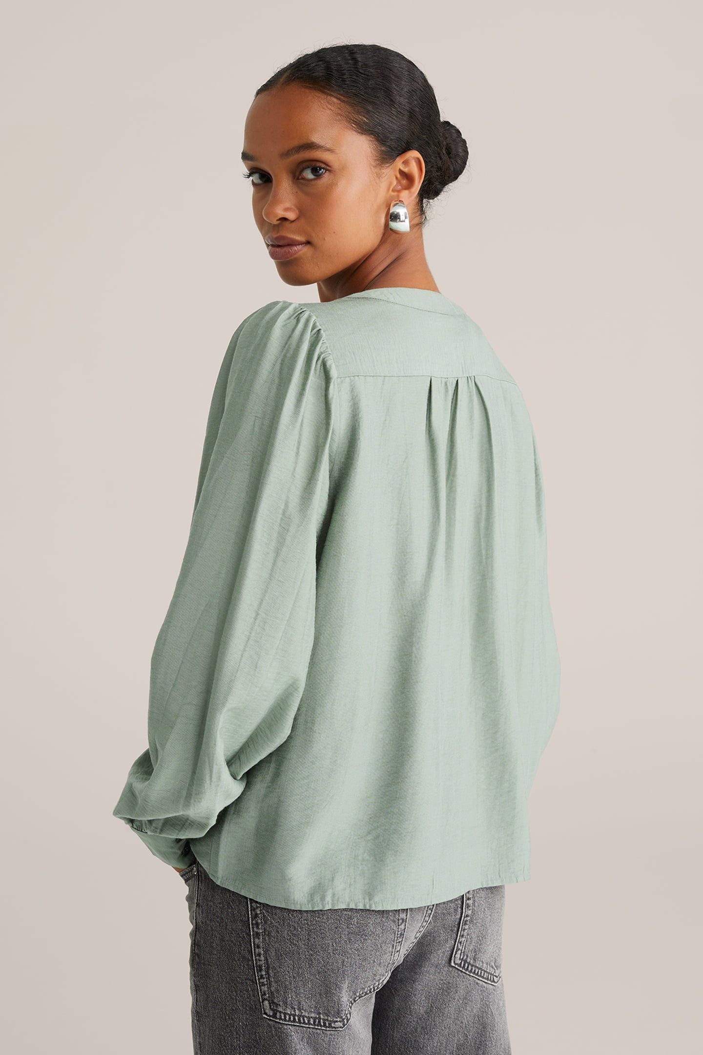 BLOUSE LIGHT GREEN 2