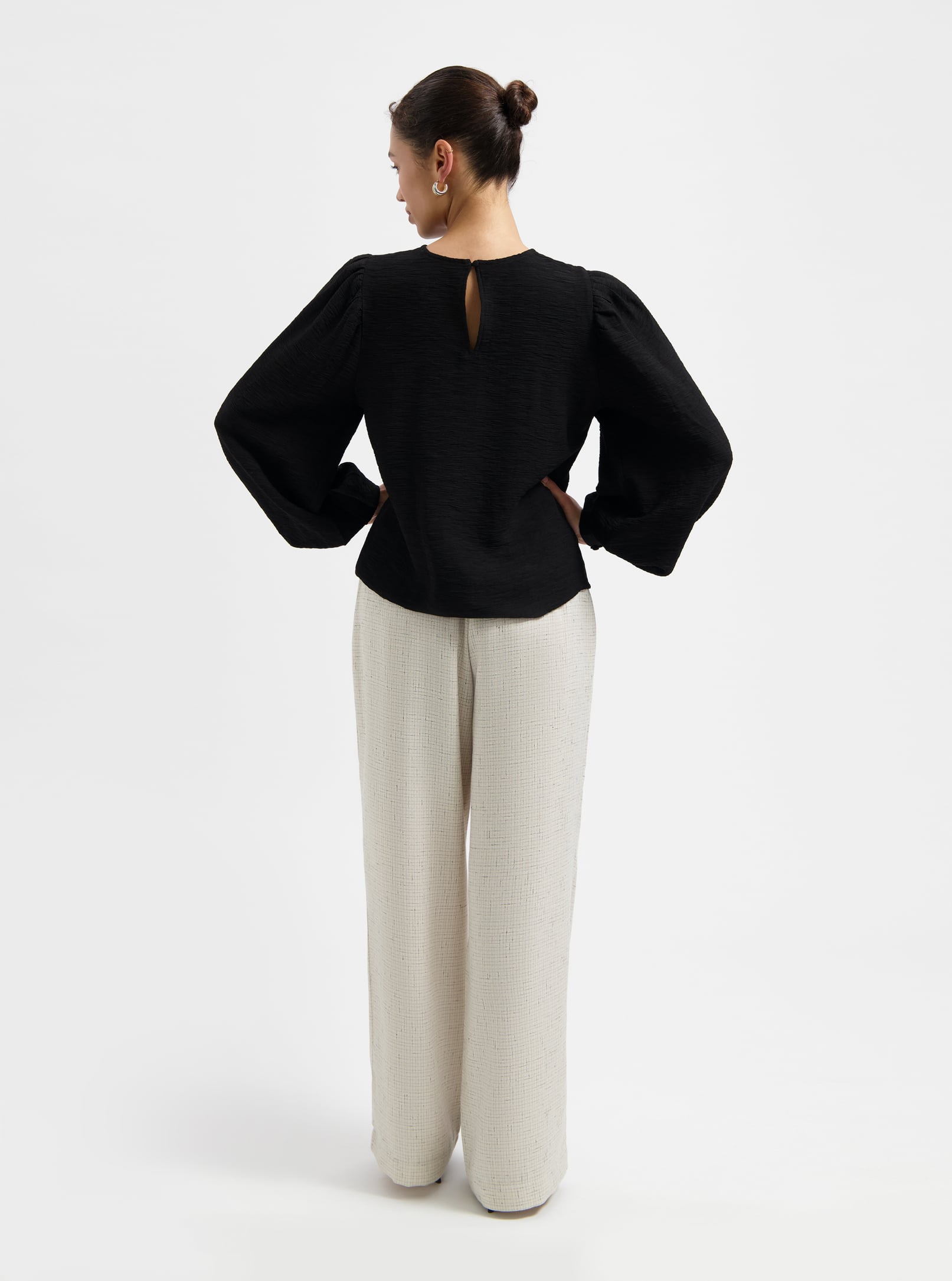 NOUS SOMMES LABELS – LYDIE BLOUSE BLACK 3