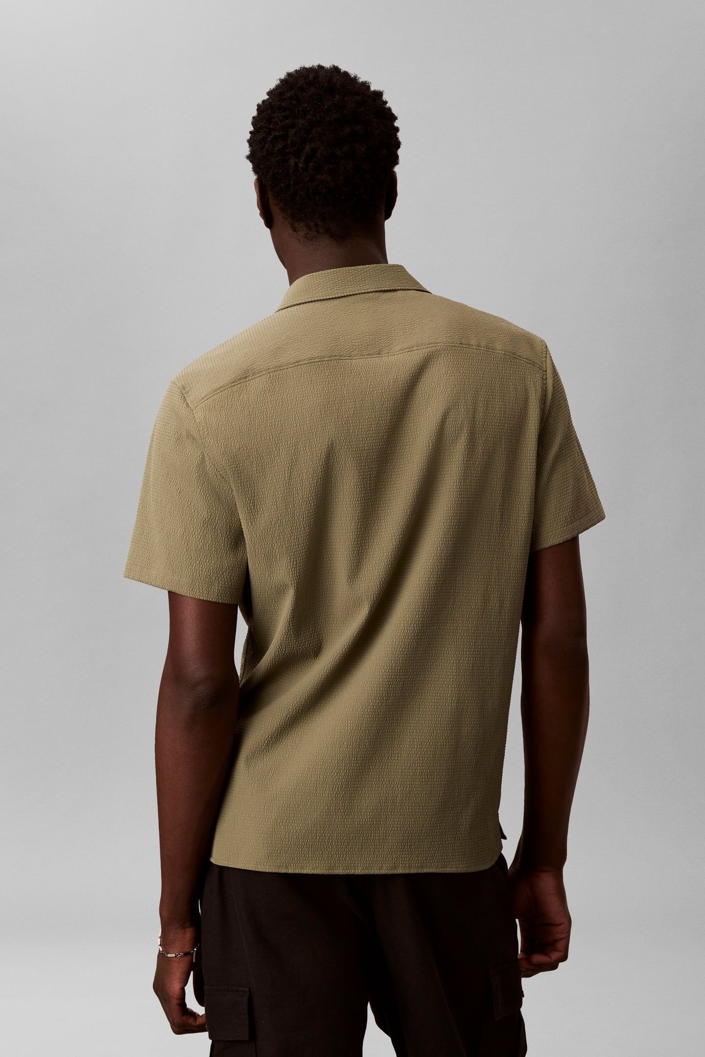 SS SOLID SEERSUCKER SHIRT DEEP LICHEN GREEN 3