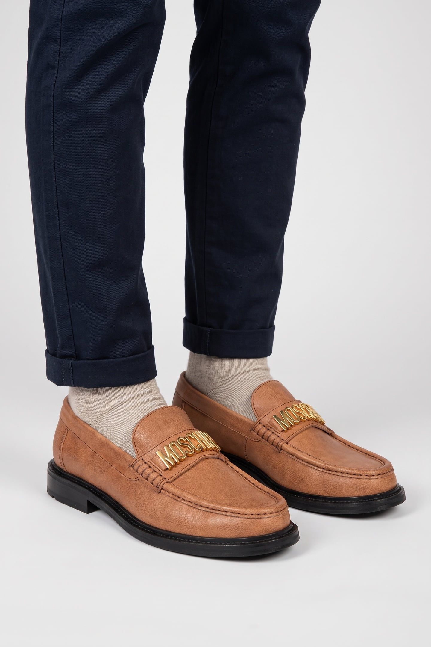MOSCHINO LOGO-PLAQUE SUEDE LOAFERS BEIGE 3