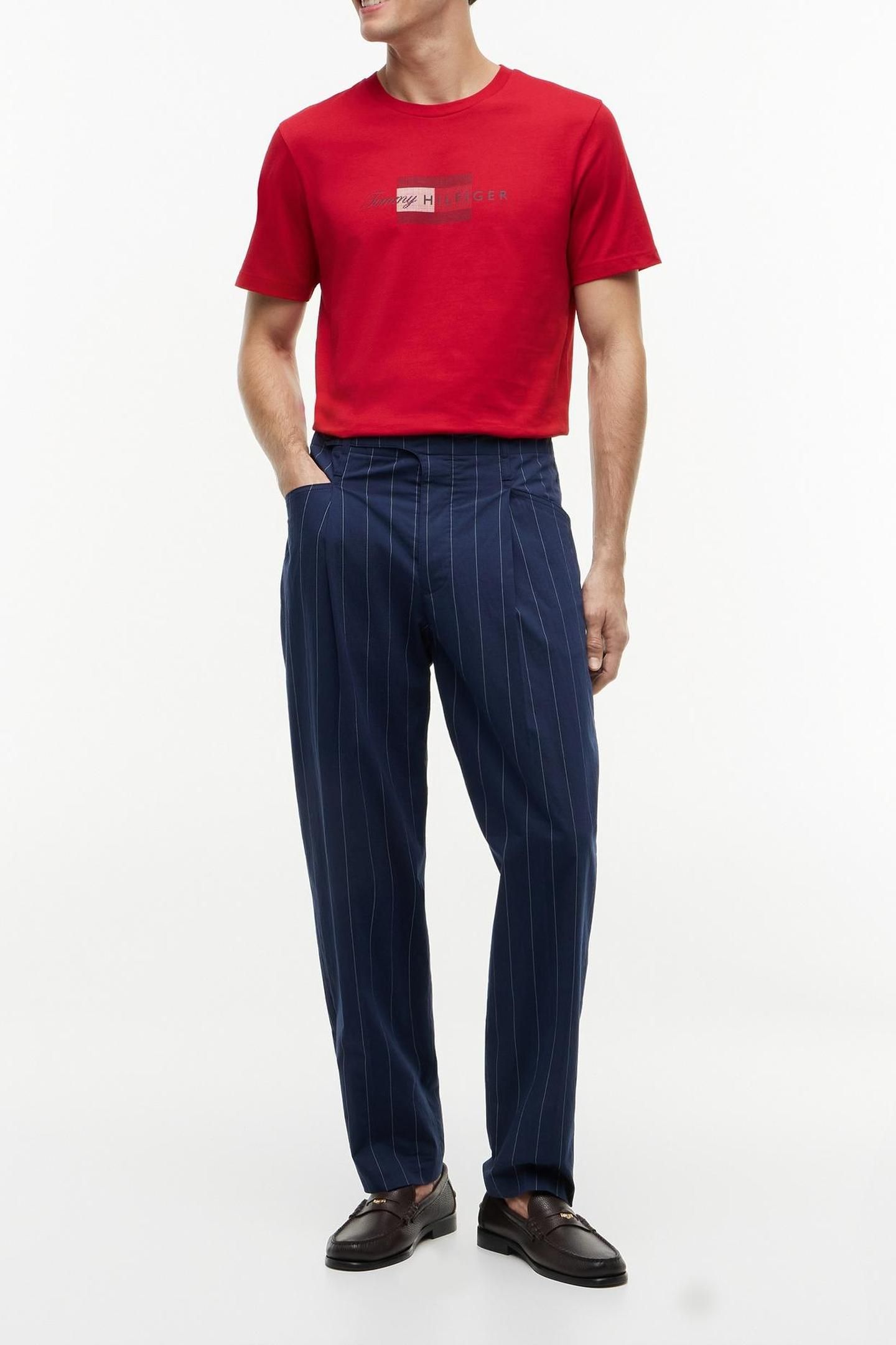 SCRIPT FLAG REGULAR MEDIUM RED 1