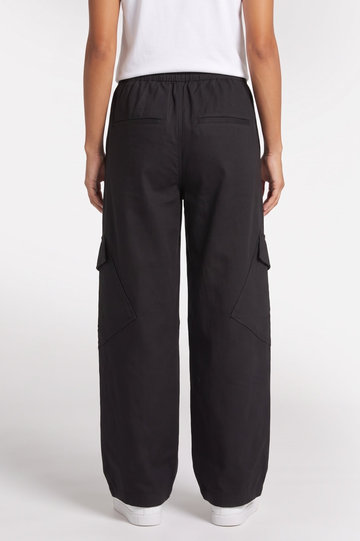 EINI FLUID CARGO BLACK 2