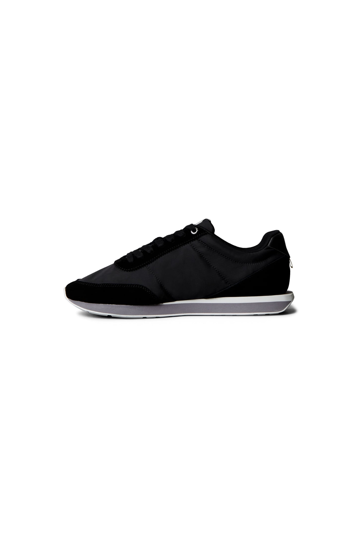 RETRO RUNNER ESSENTIAL MIX BLACK/STORMFRONT/VAPOROUS WHITE 2
