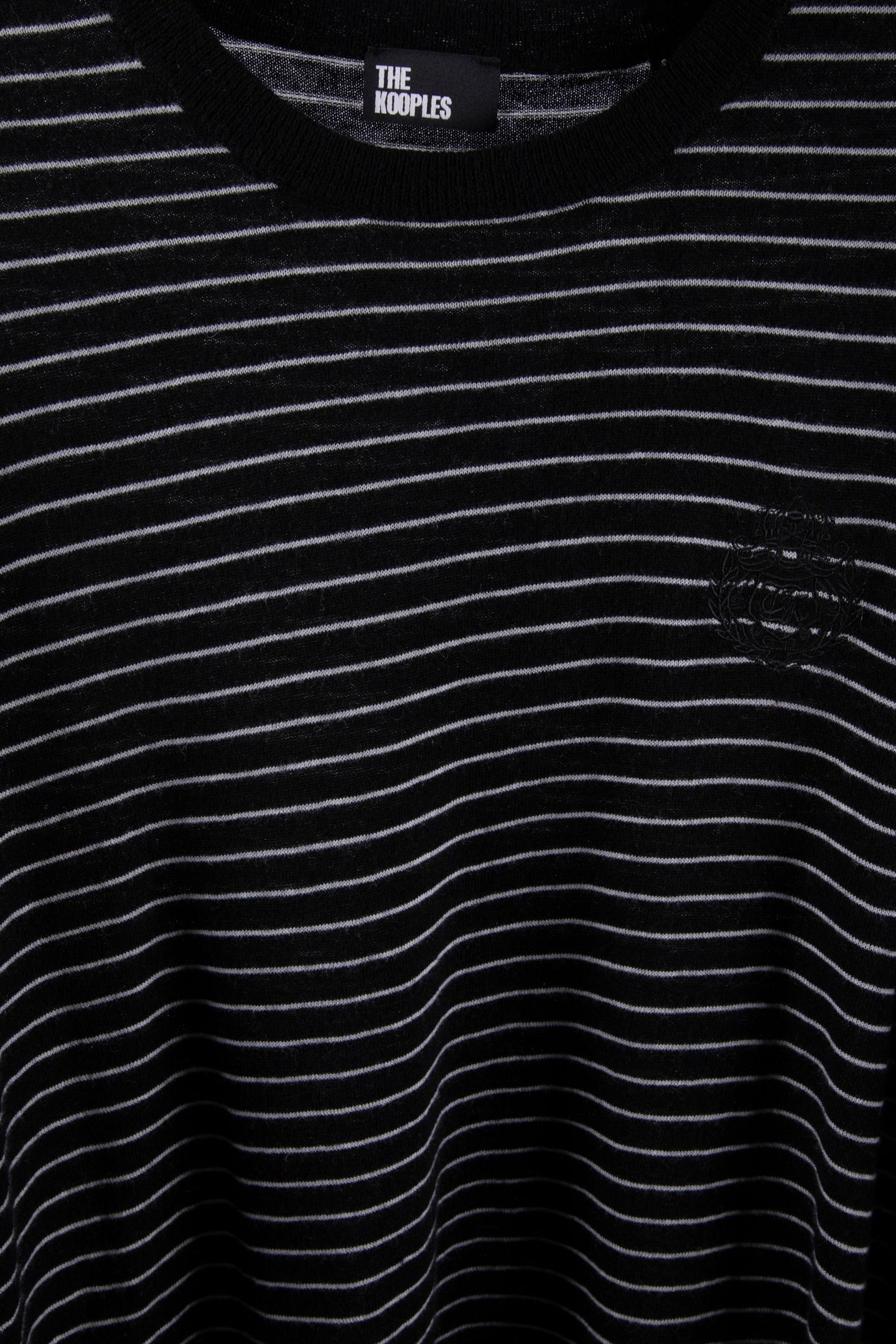 PULL COL ROND A RAYURES DETAIL BRODERIE BLACK / WHITE 4