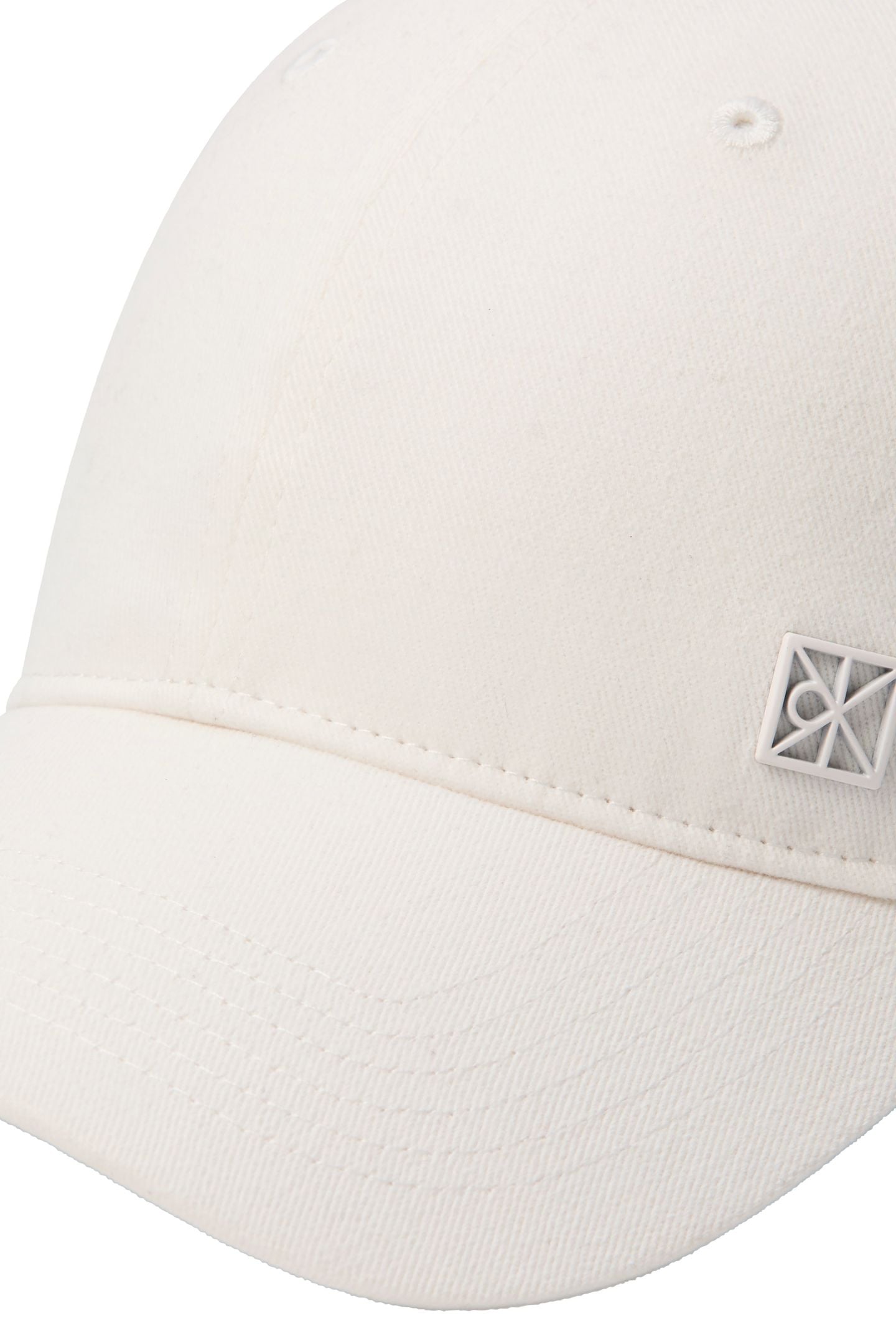 EMBLEM HARDWARE BASE CAP WHITE ALYSSUM 3