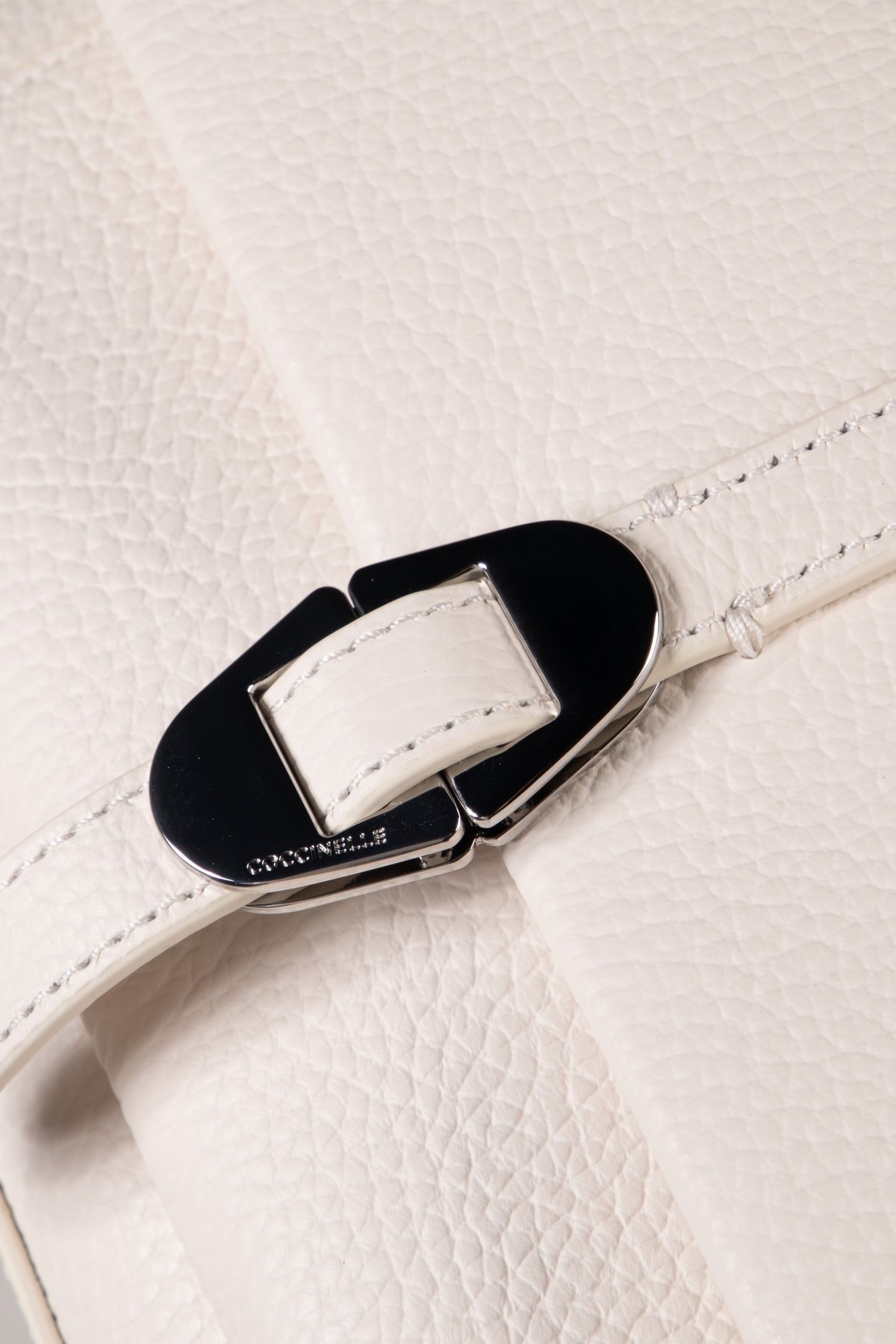 COCCINELLEDORIAN BLANCO 4