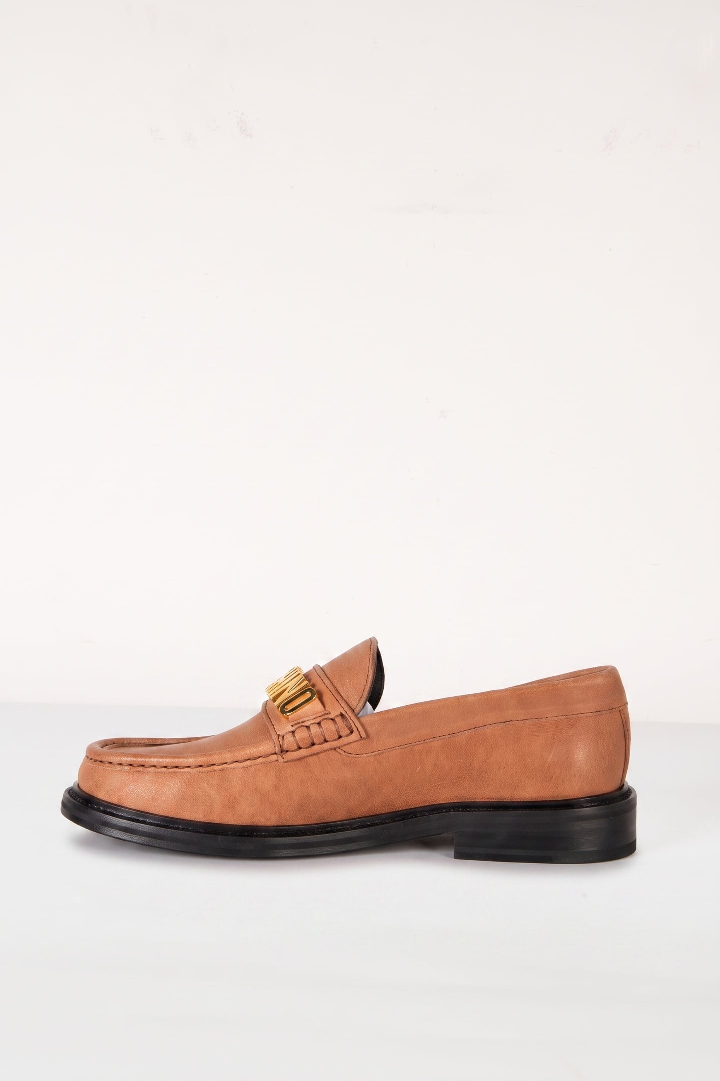MOSCHINO LOGO-PLAQUE SUEDE LOAFERS BEIGE 2