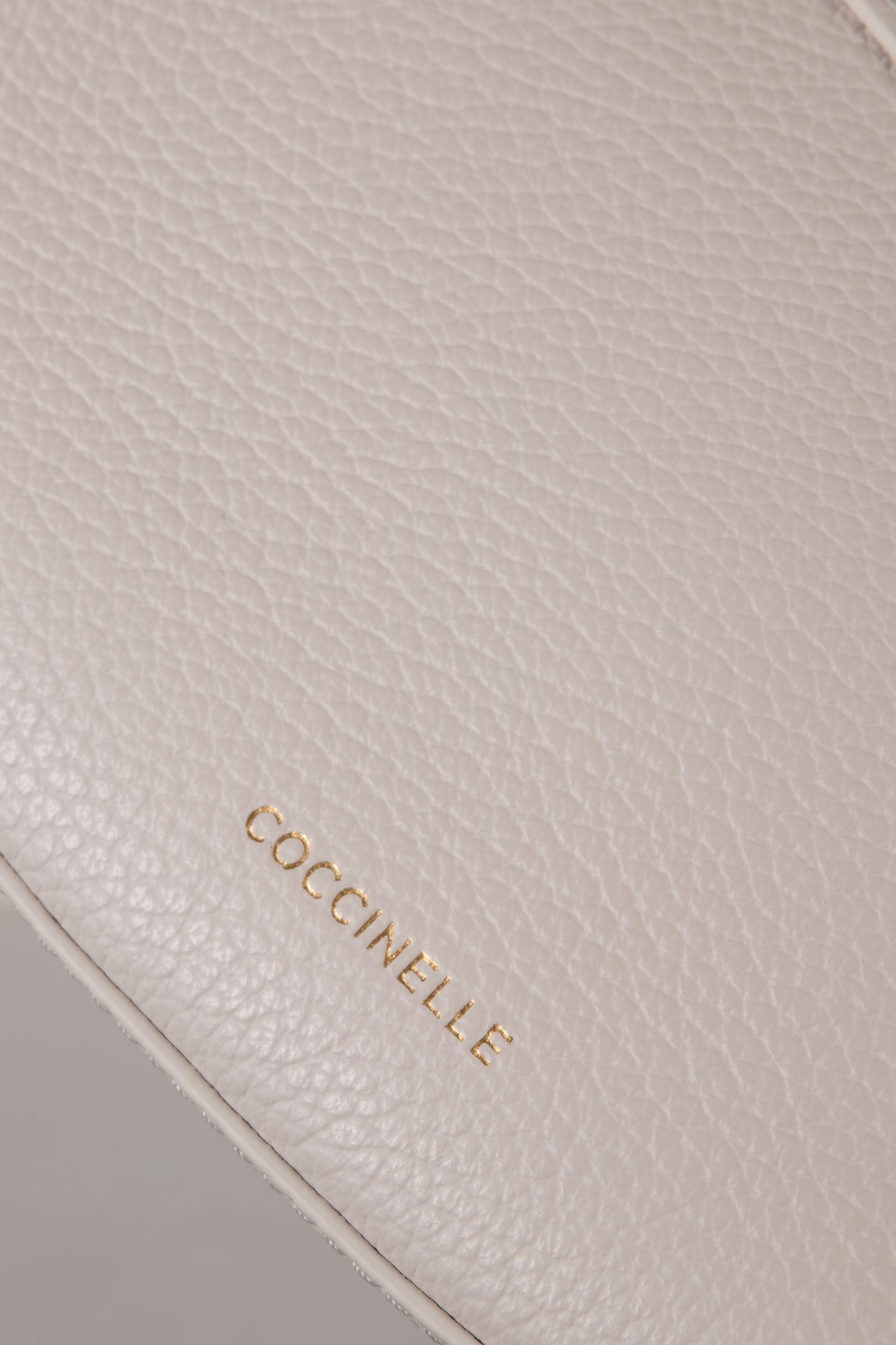 COCCINELLEWHISPER BLANCO 4