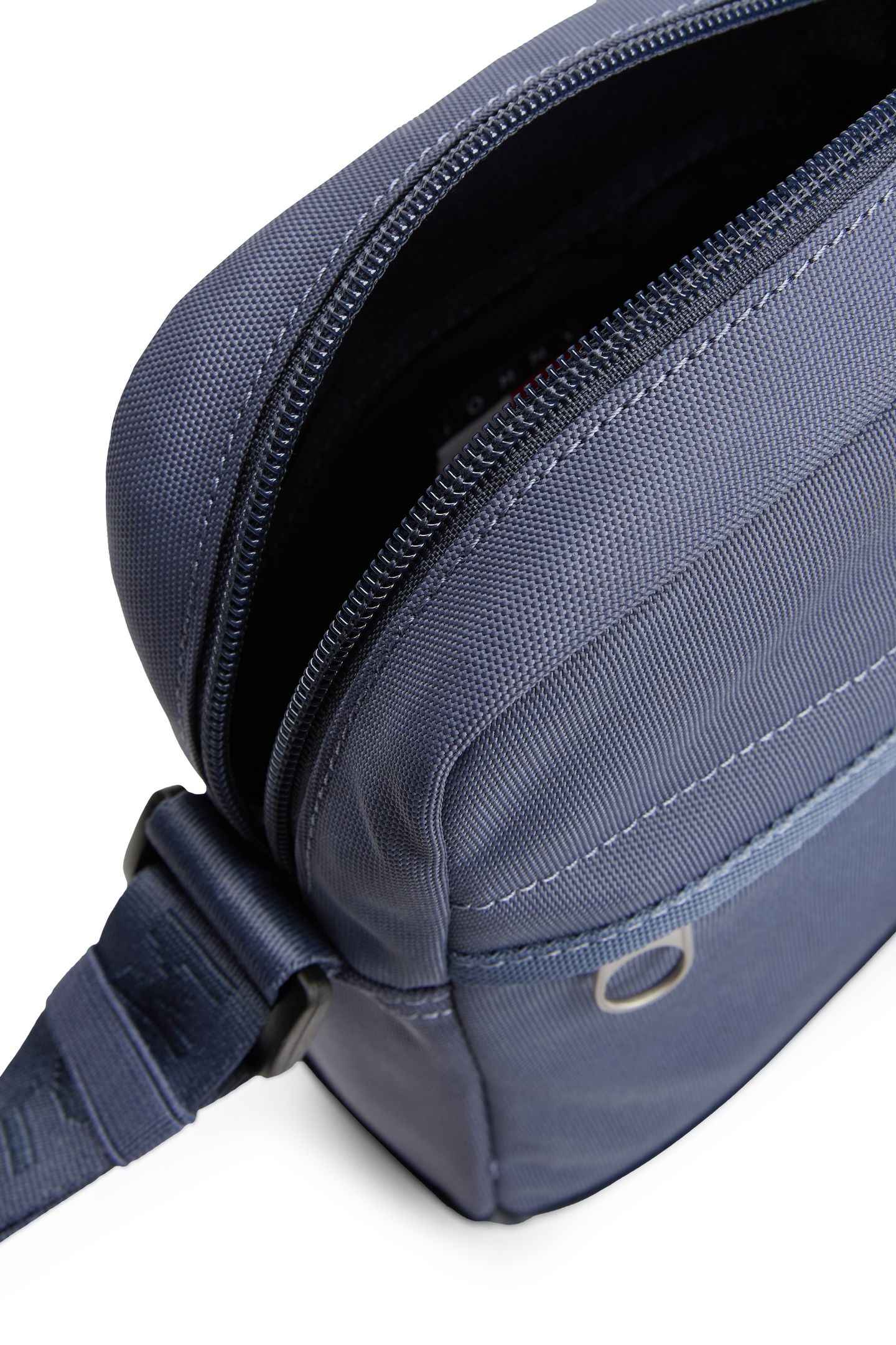 ESSENTIAL DAILY REPORTER CROSSOVER BAG NAVY FLEET 4