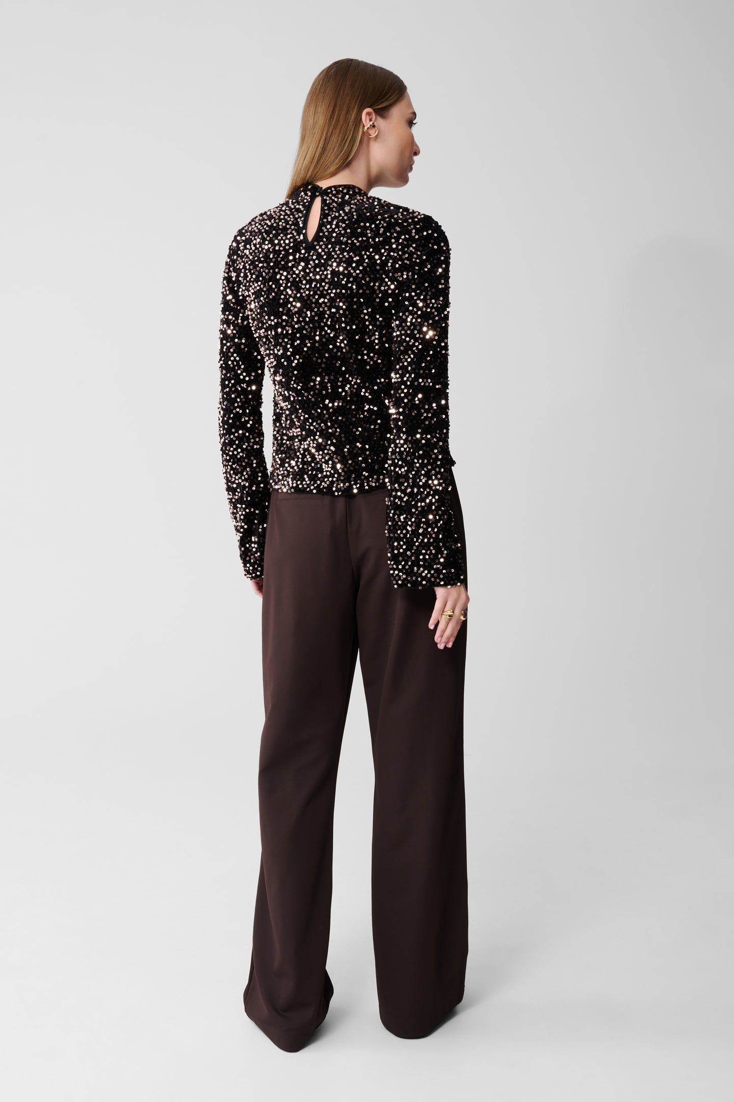 LA-SBCLEO FLARE SLEEVE TOP SILVER 2