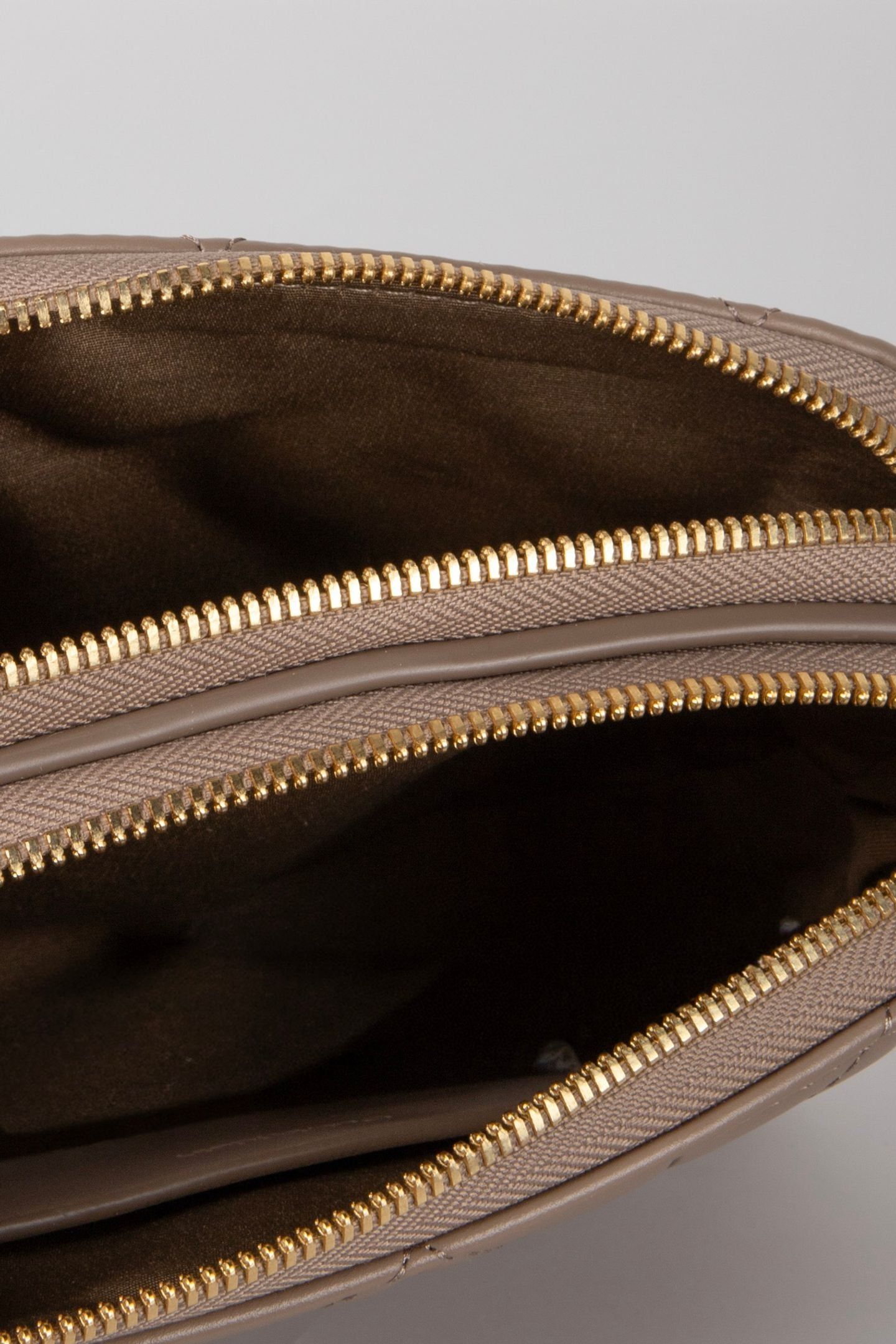 QUILTED CAMERA BAG DESERT TAUPE 7