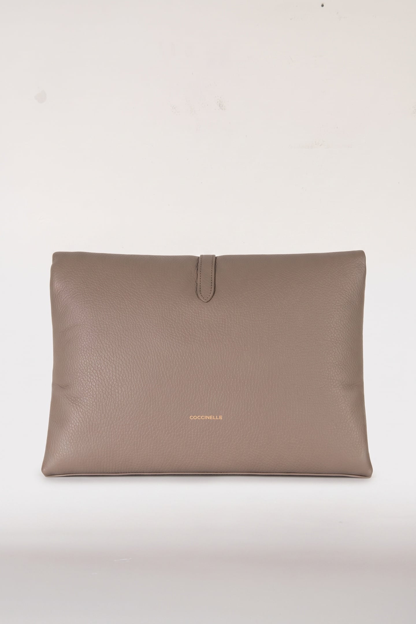 COCCINELLEDORIAN WARM TAUPE 3