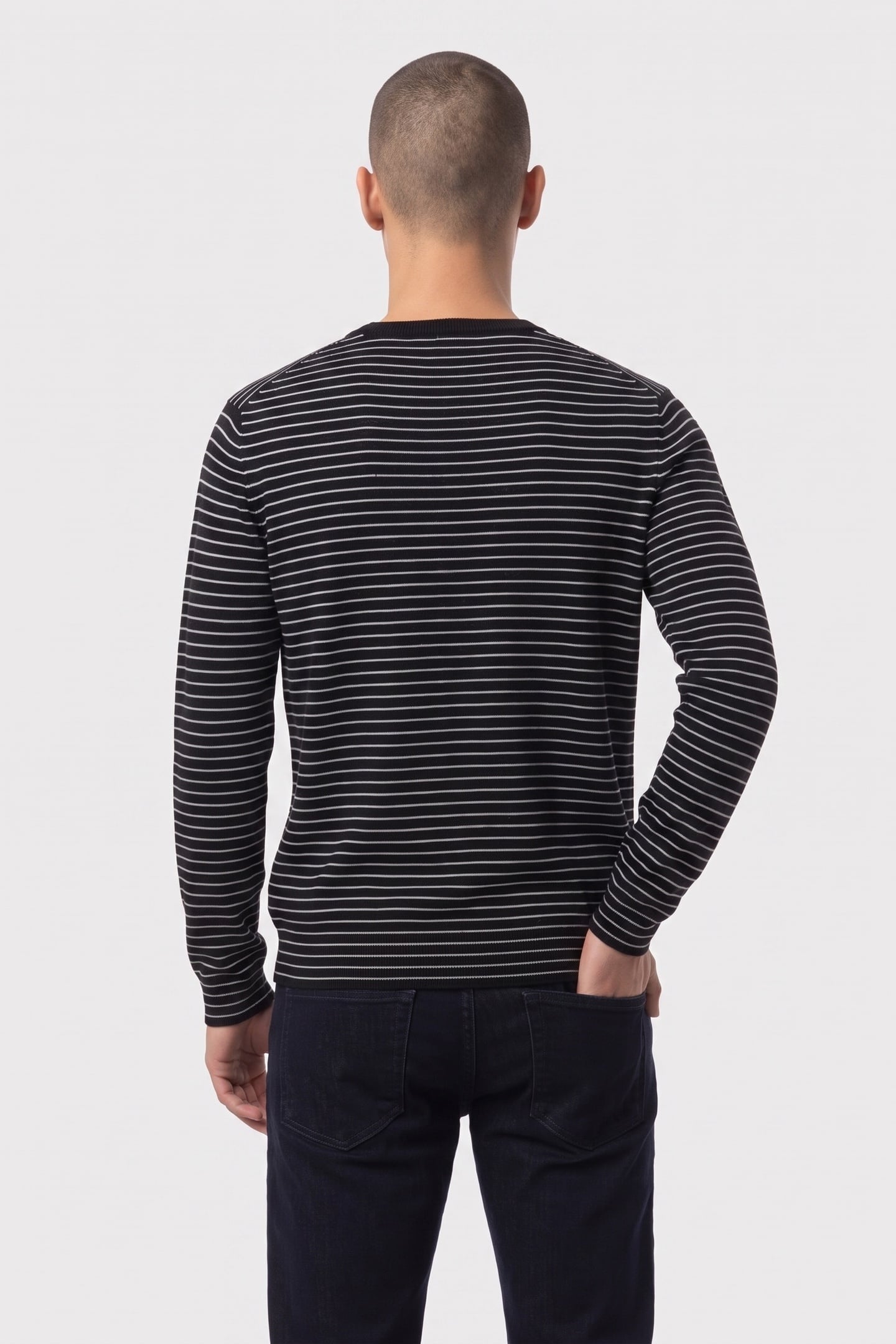 PULL COL ROND A RAYURES DETAIL BRODERIE BLACK / WHITE 2