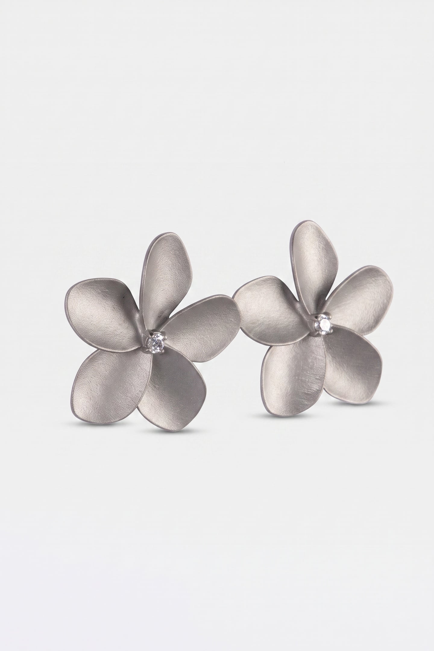 MAHINA CLUB EMPOWHER OHRRINGE SILVER 4