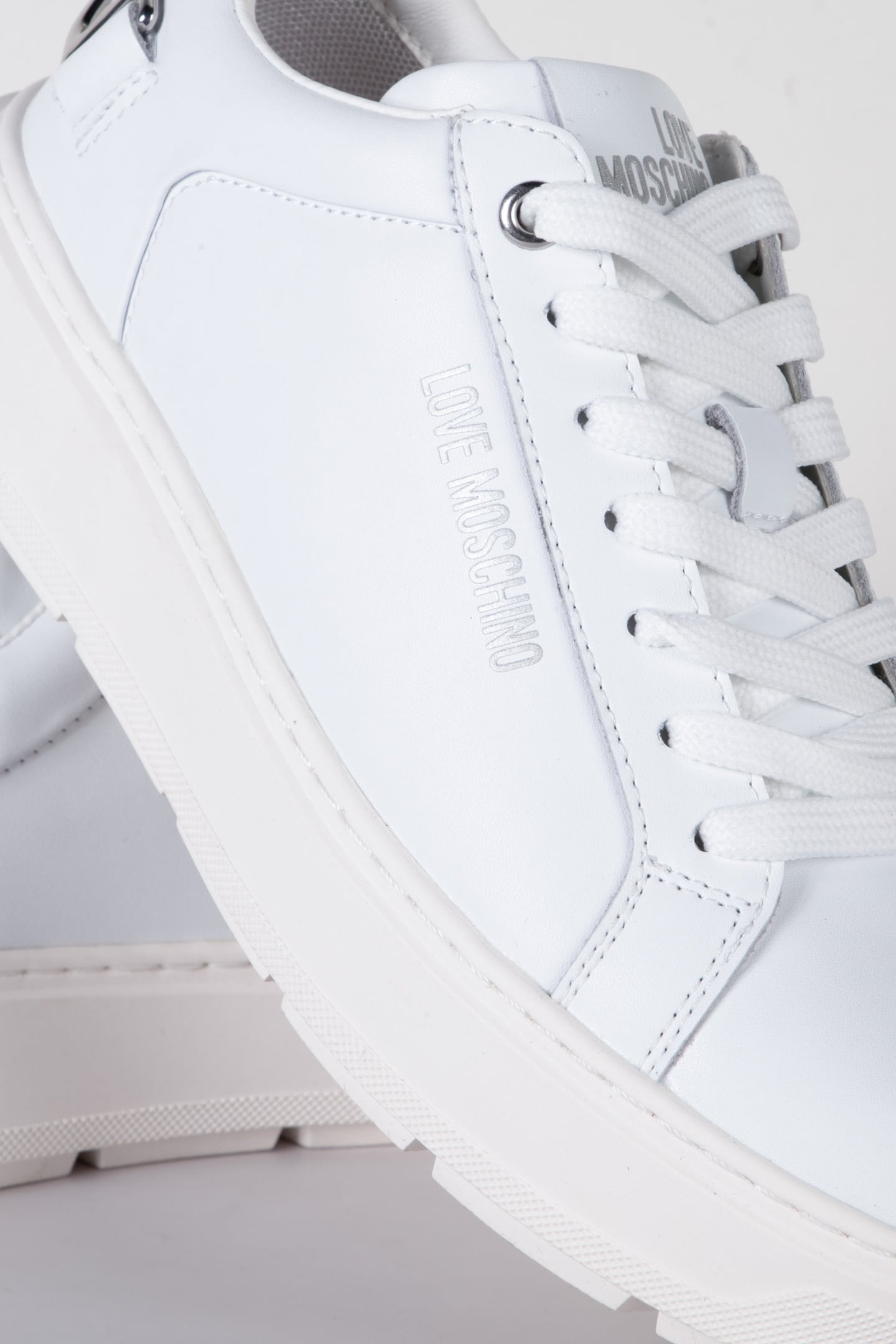 BOLD LOVE CALFSKIN SNEAKERS WHITE 4