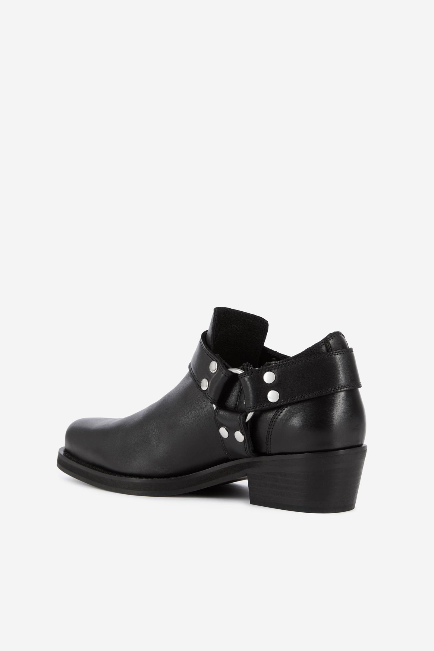 LOW LEATHER ANKLE BOOTS BLACK 2